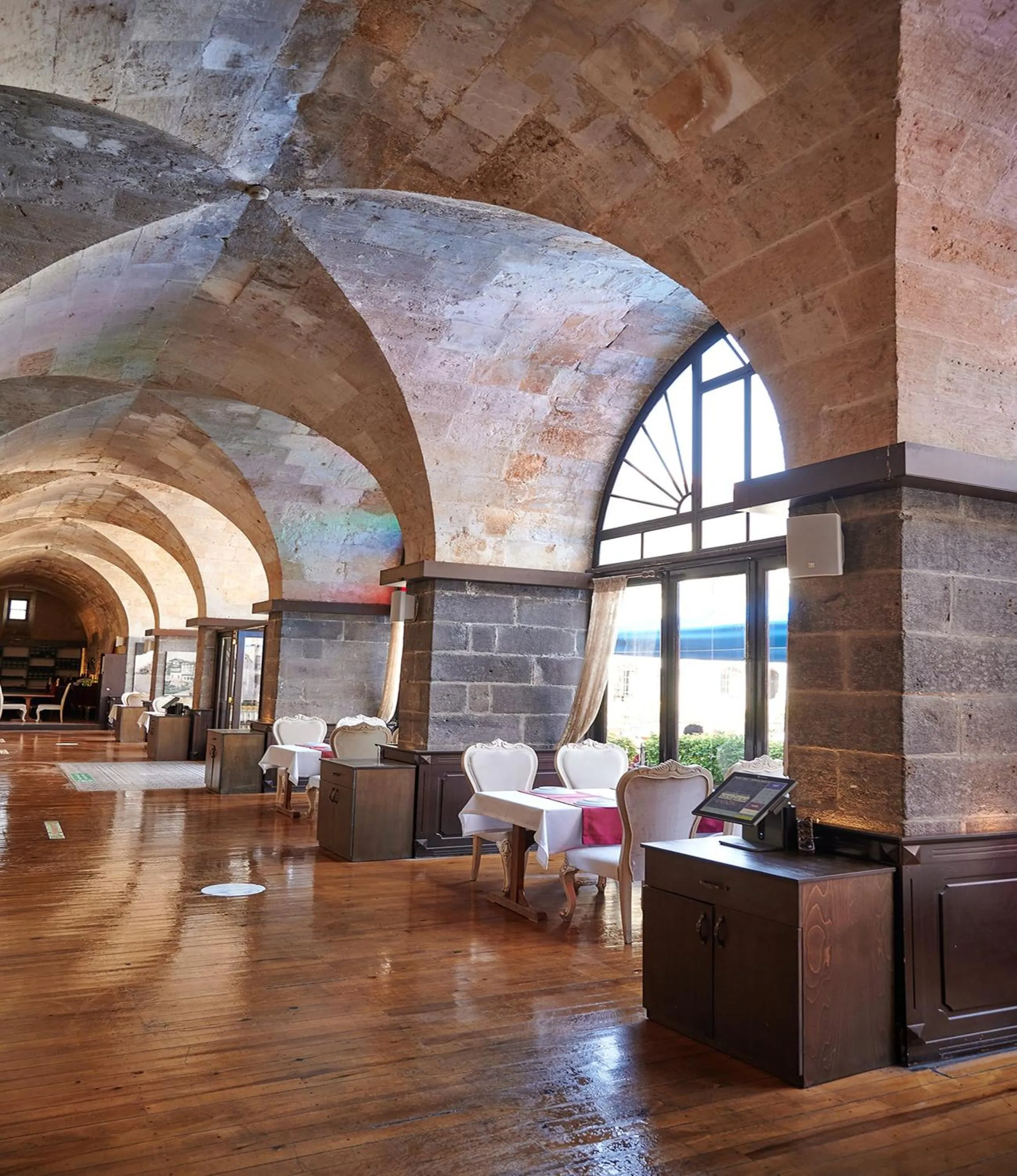 Restaurant/places to eat in Bayazhan Hotel ve Restaurant