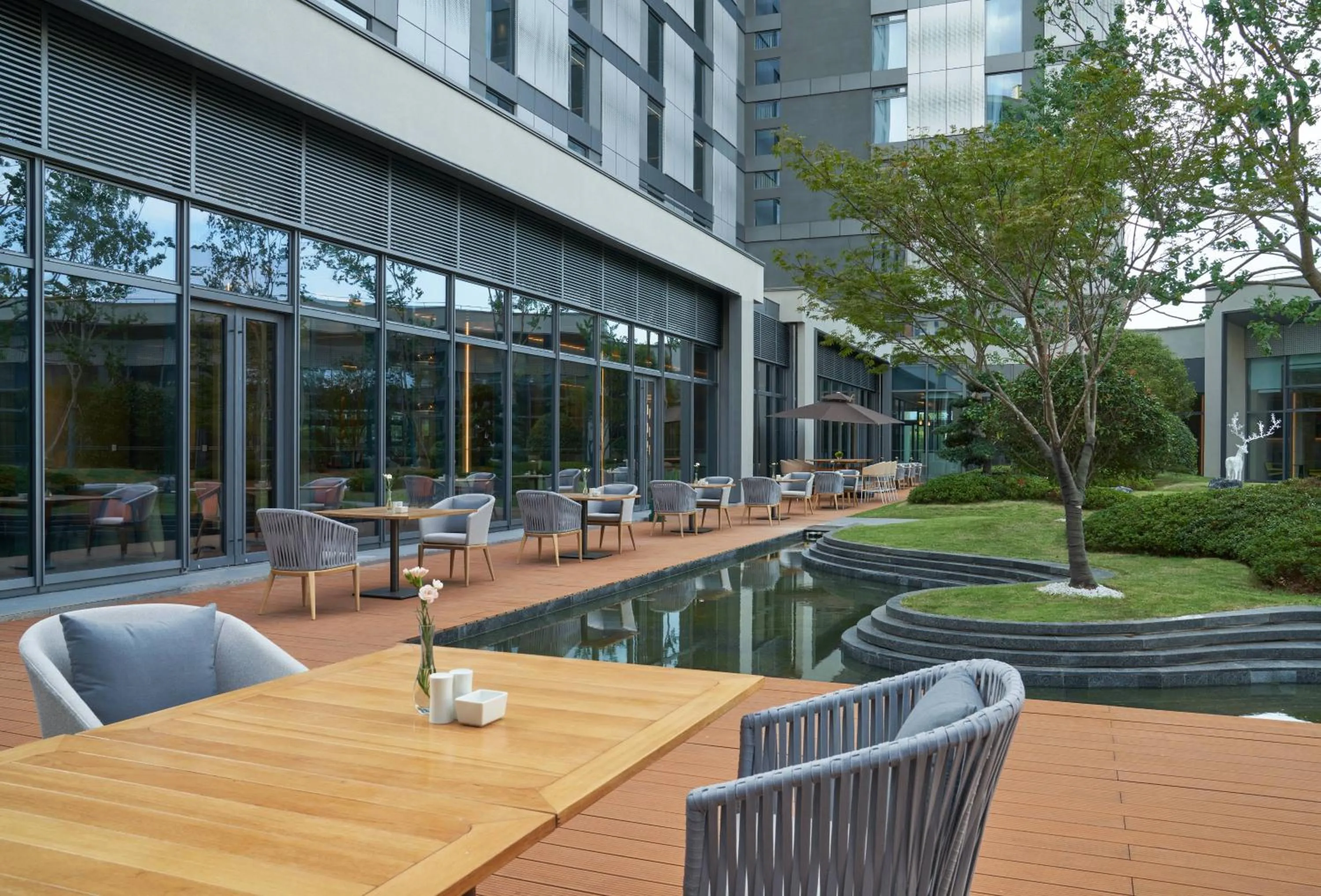 Seating area in Hyatt Place Huangshan Train Station