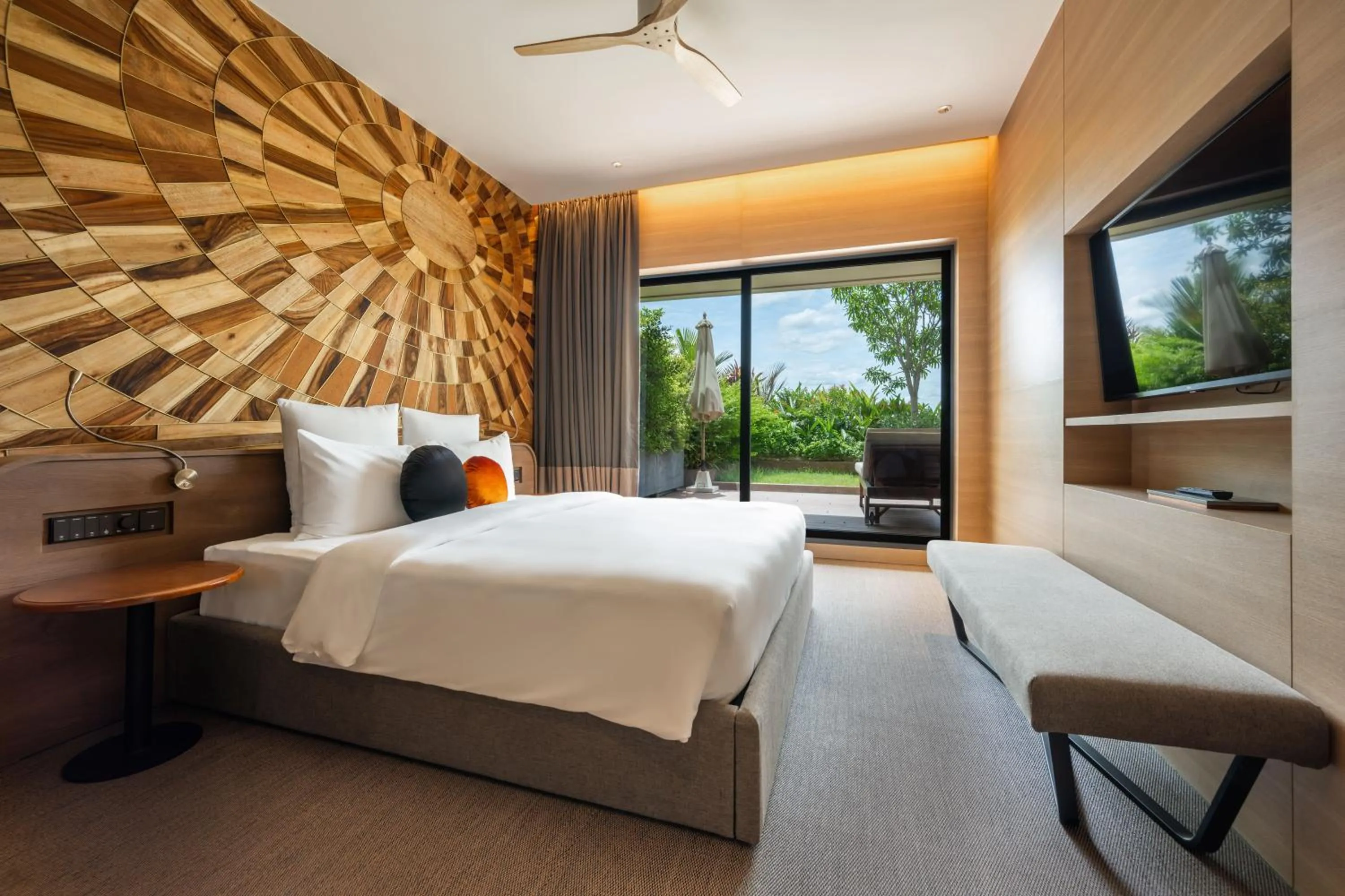 Bedroom, Bed in SUN & MOON, Riverside Hotel