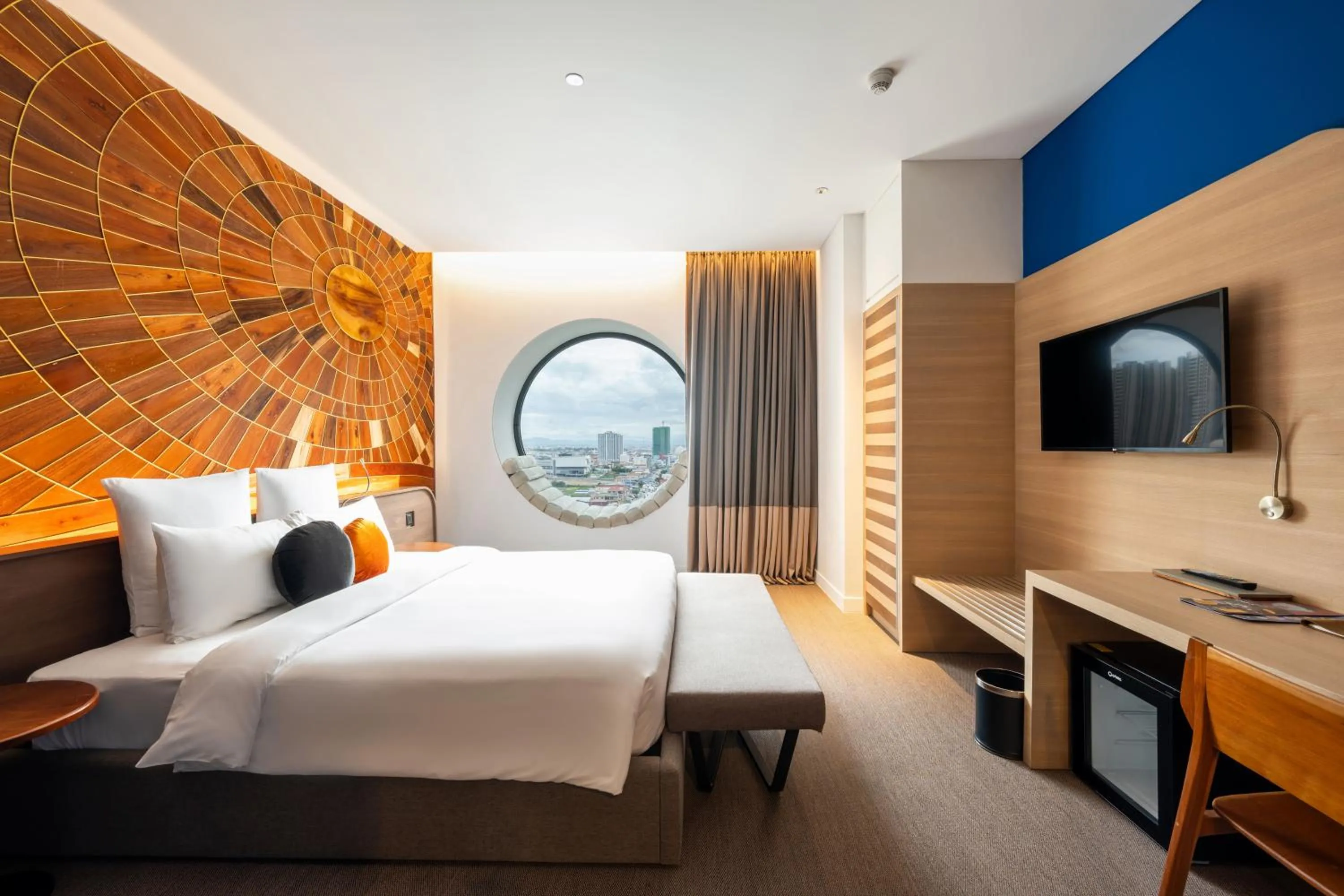 Bed in SUN & MOON, Riverside Hotel