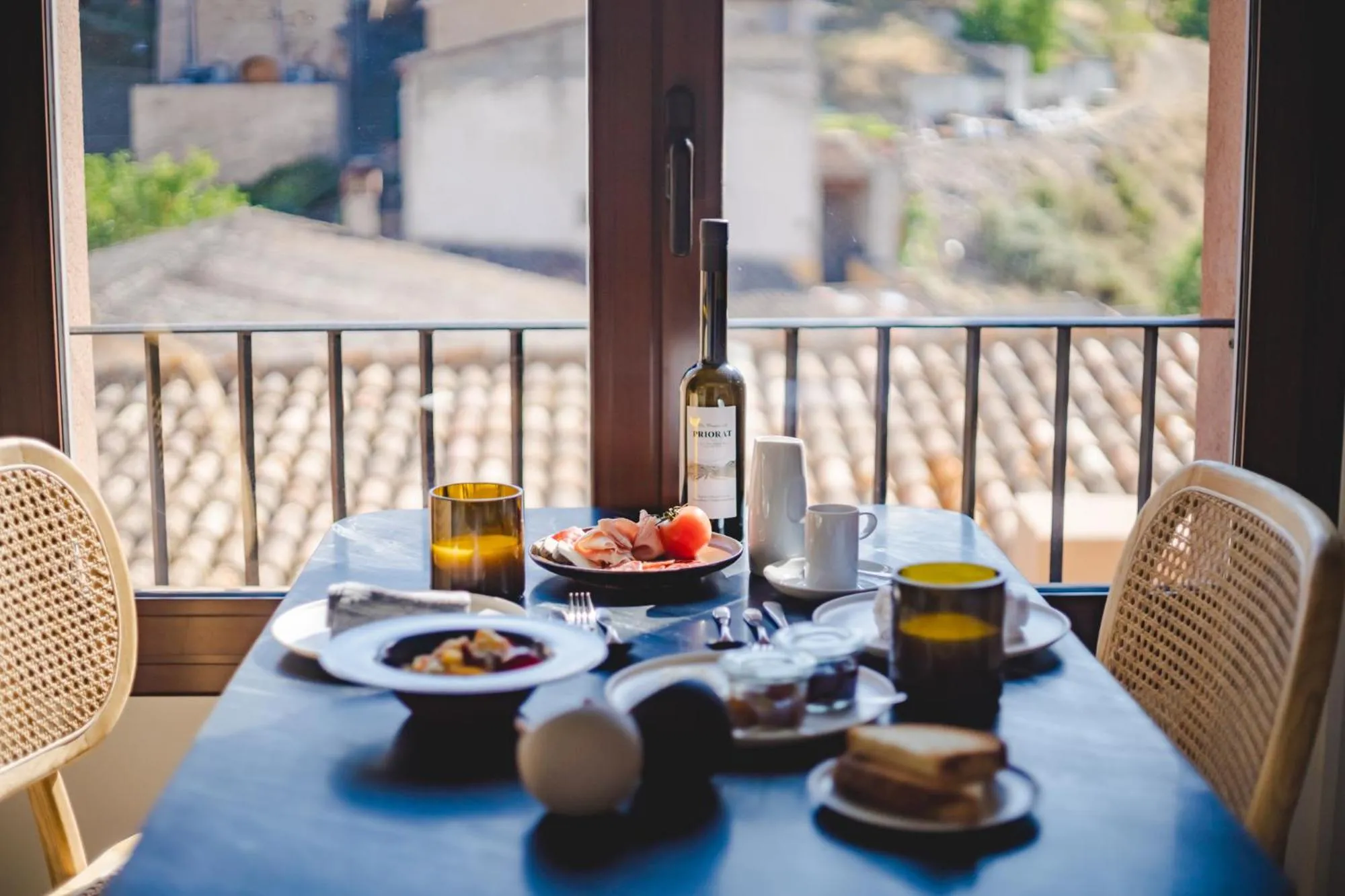 Dining area in ORA Hotel Priorat, a Member of Design Hotels