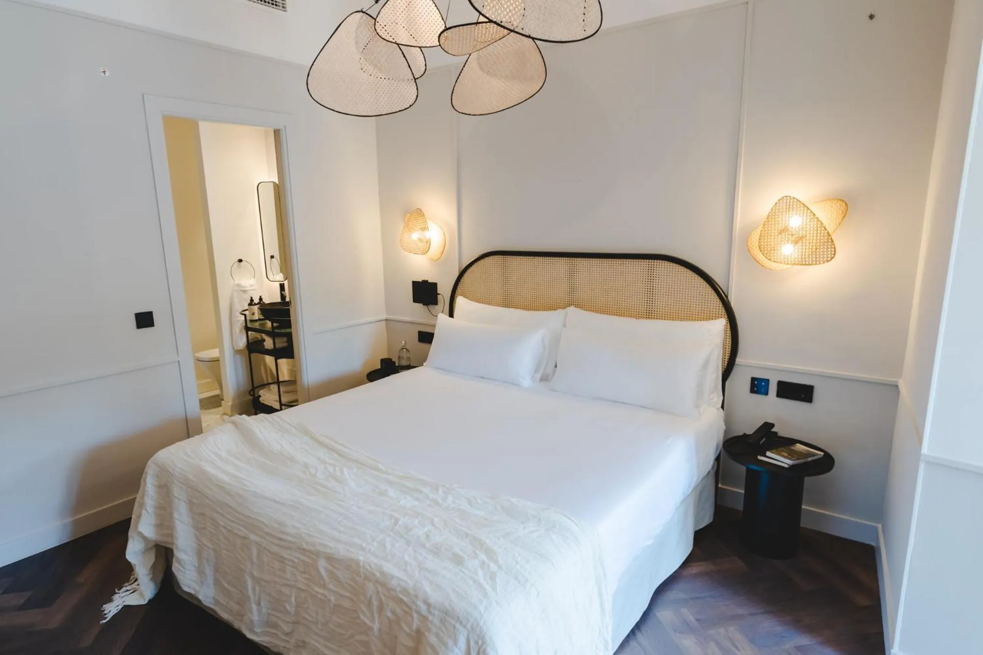 Photo of the whole room, Bed in ORA Hotel Priorat, a Member of Design Hotels