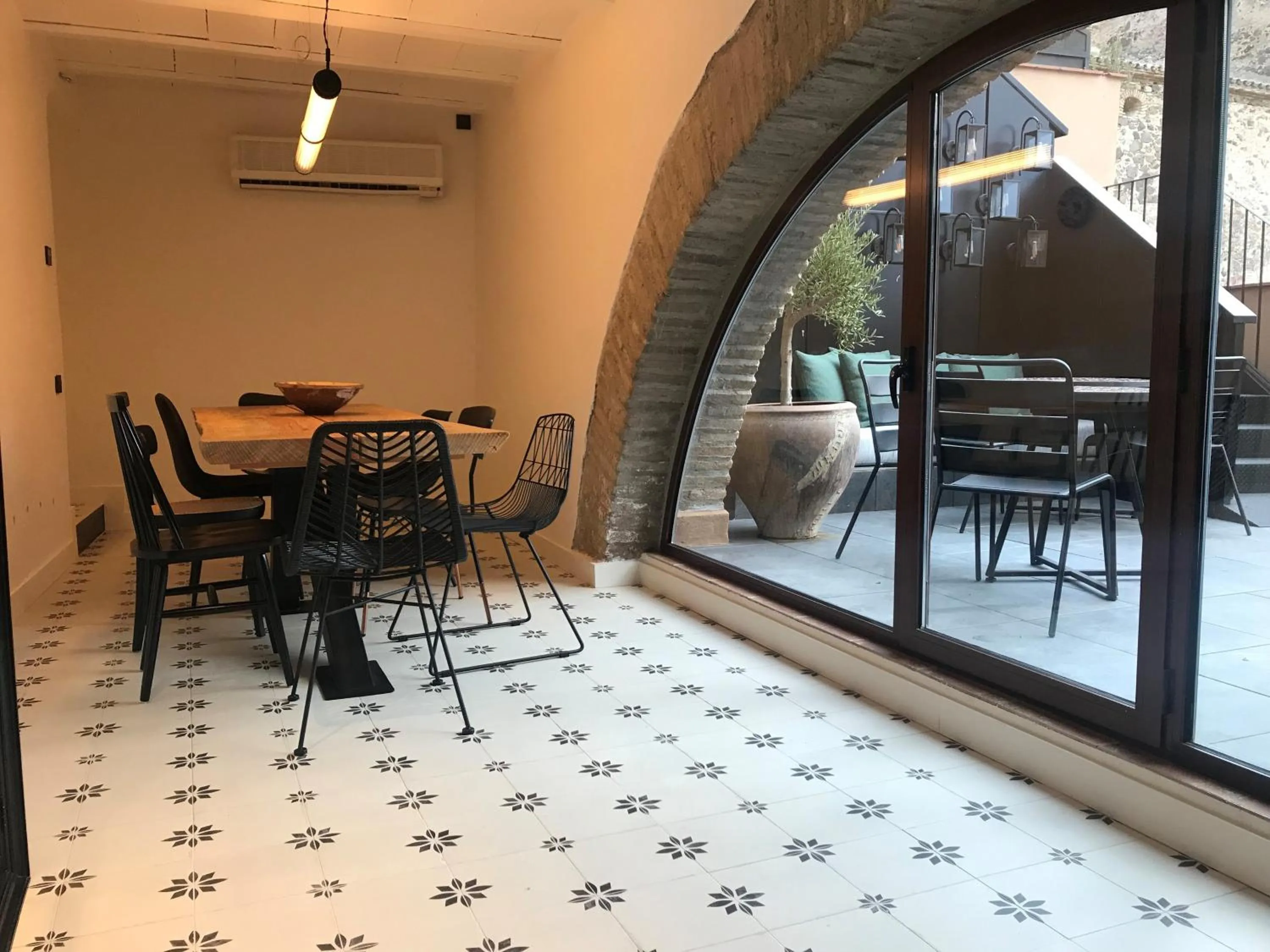 Seating area in ORA Hotel Priorat, a Member of Design Hotels
