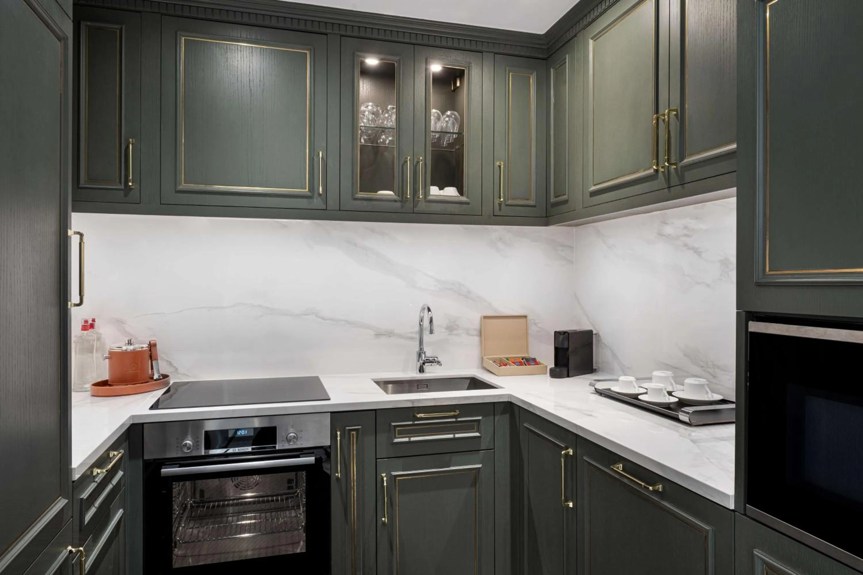 Kitchen or kitchenette in The Plaza Doha, LXR Hotels & Resorts