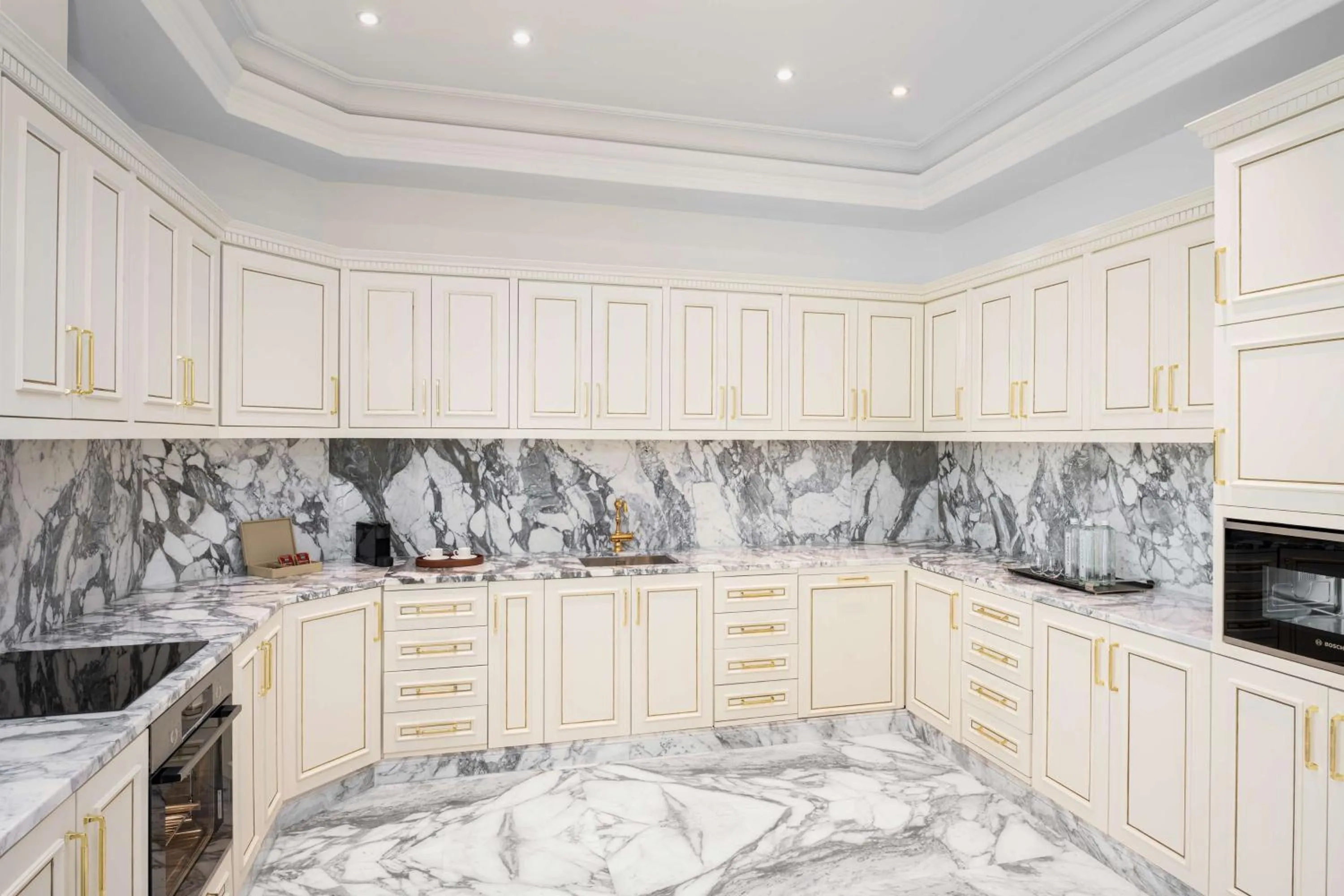 Kitchen or kitchenette in The Plaza Doha, LXR Hotels & Resorts