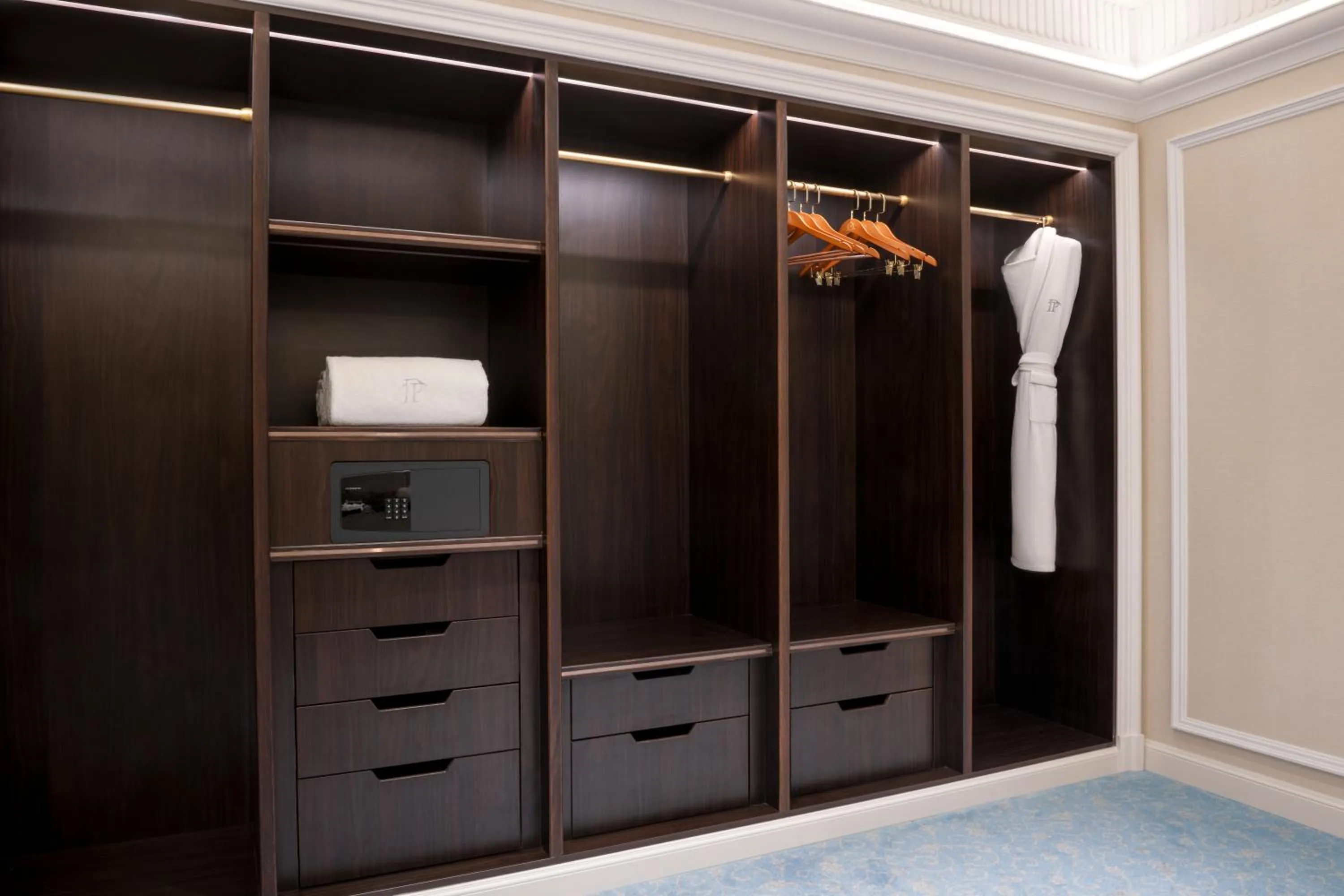 wardrobe in The Plaza Doha, LXR Hotels & Resorts