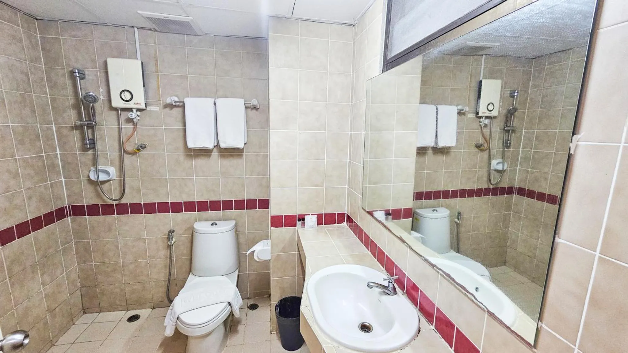 Bathroom in Phusuang Place