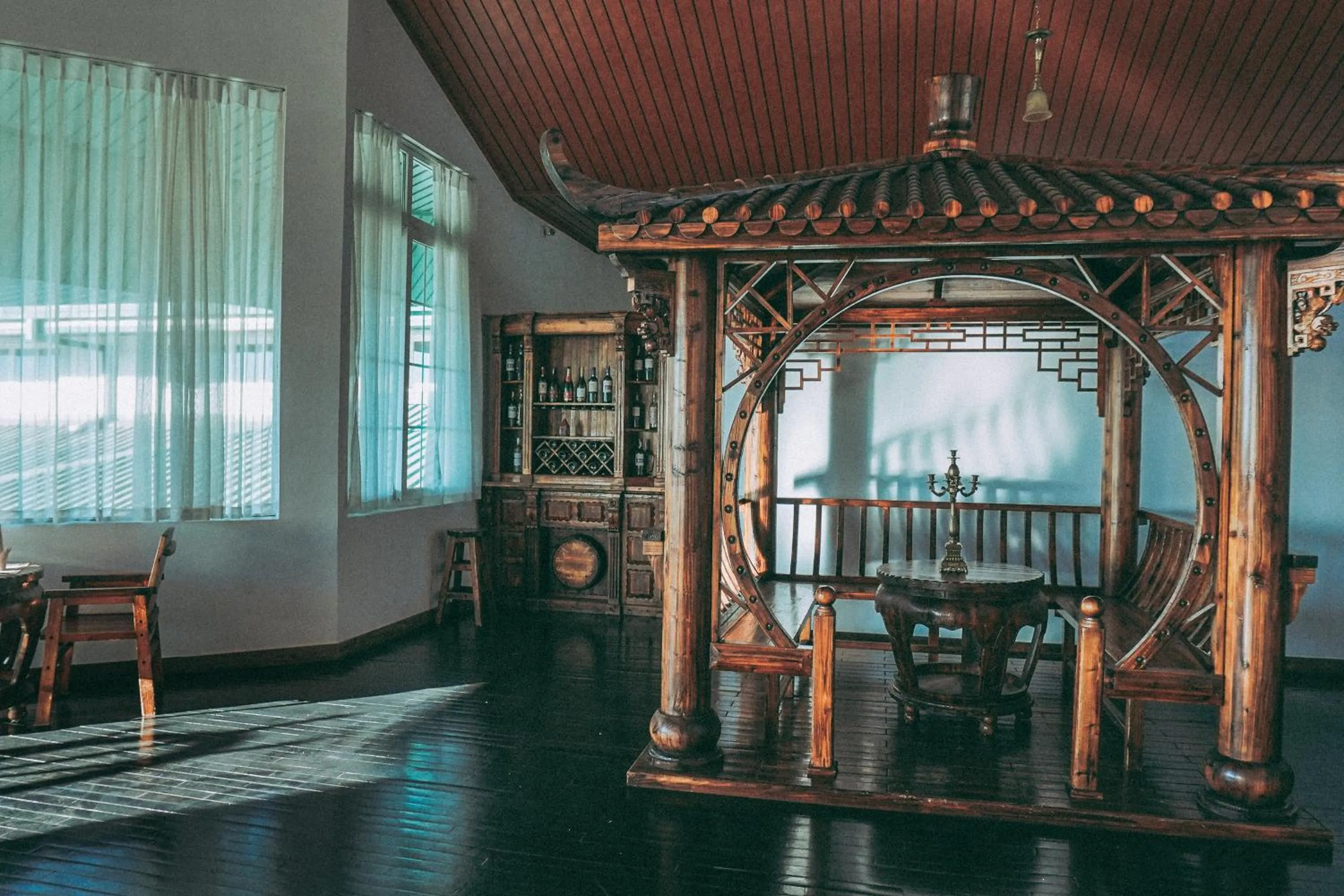 Dining area in Araliya Green Hills - Where Historic Charm Mingles with Natural Beauty