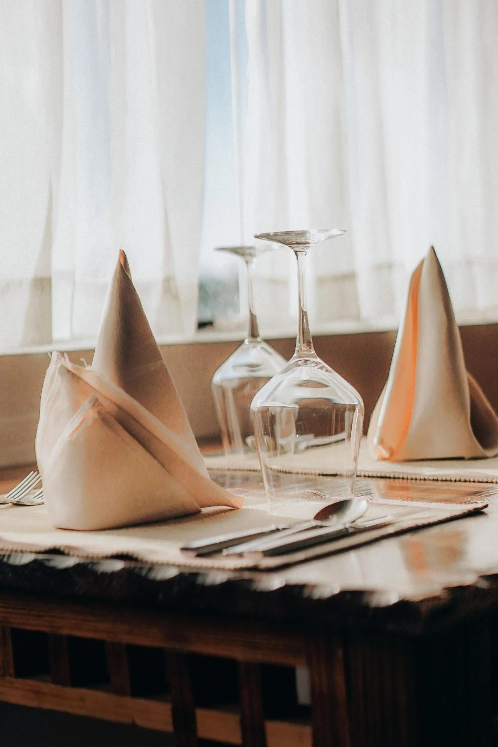 Dining area in Araliya Green Hills - Where Historic Charm Mingles with Natural Beauty