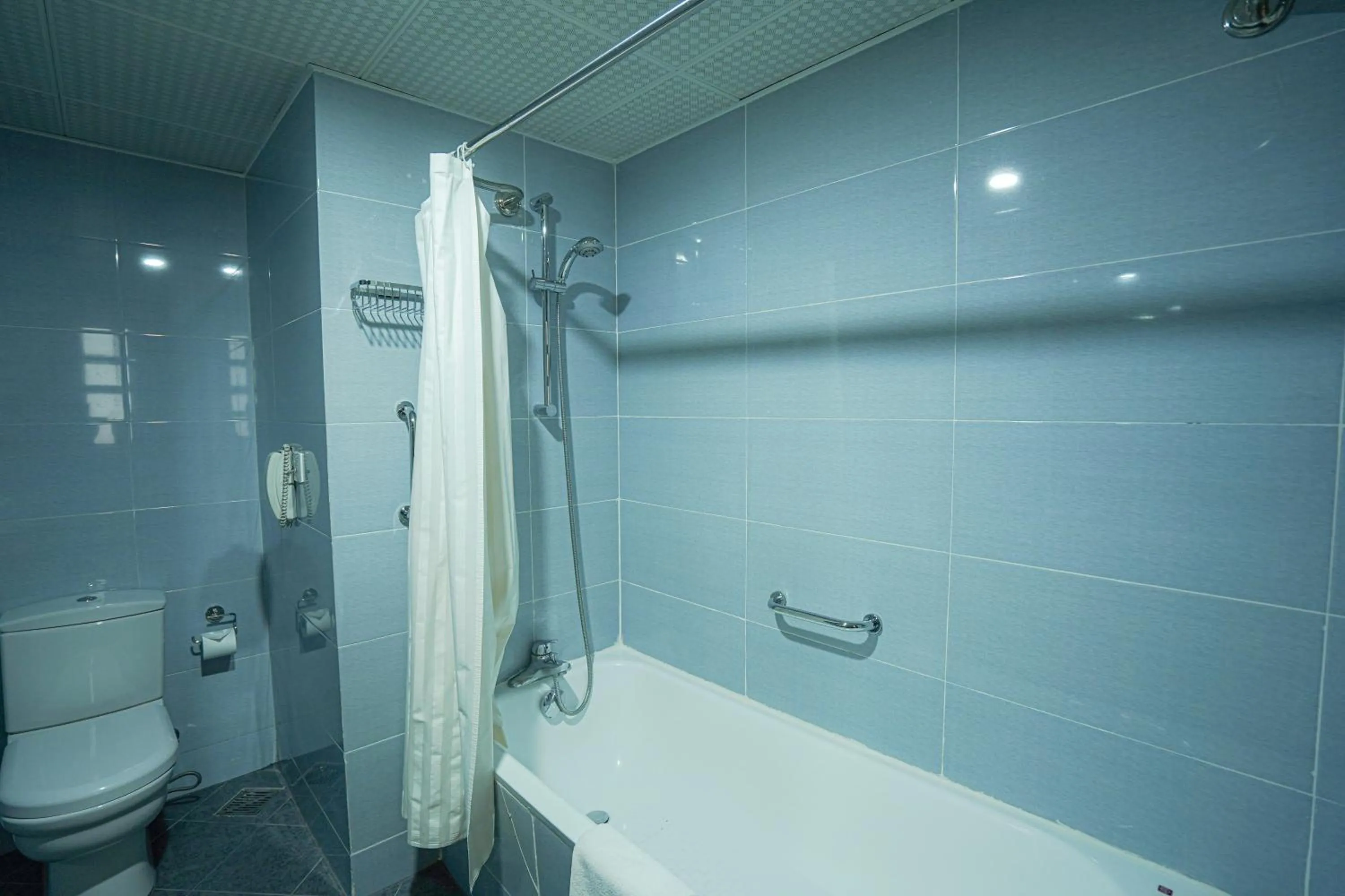 Bathroom in Araliya Green Hills - Where Historic Charm Mingles with Natural Beauty