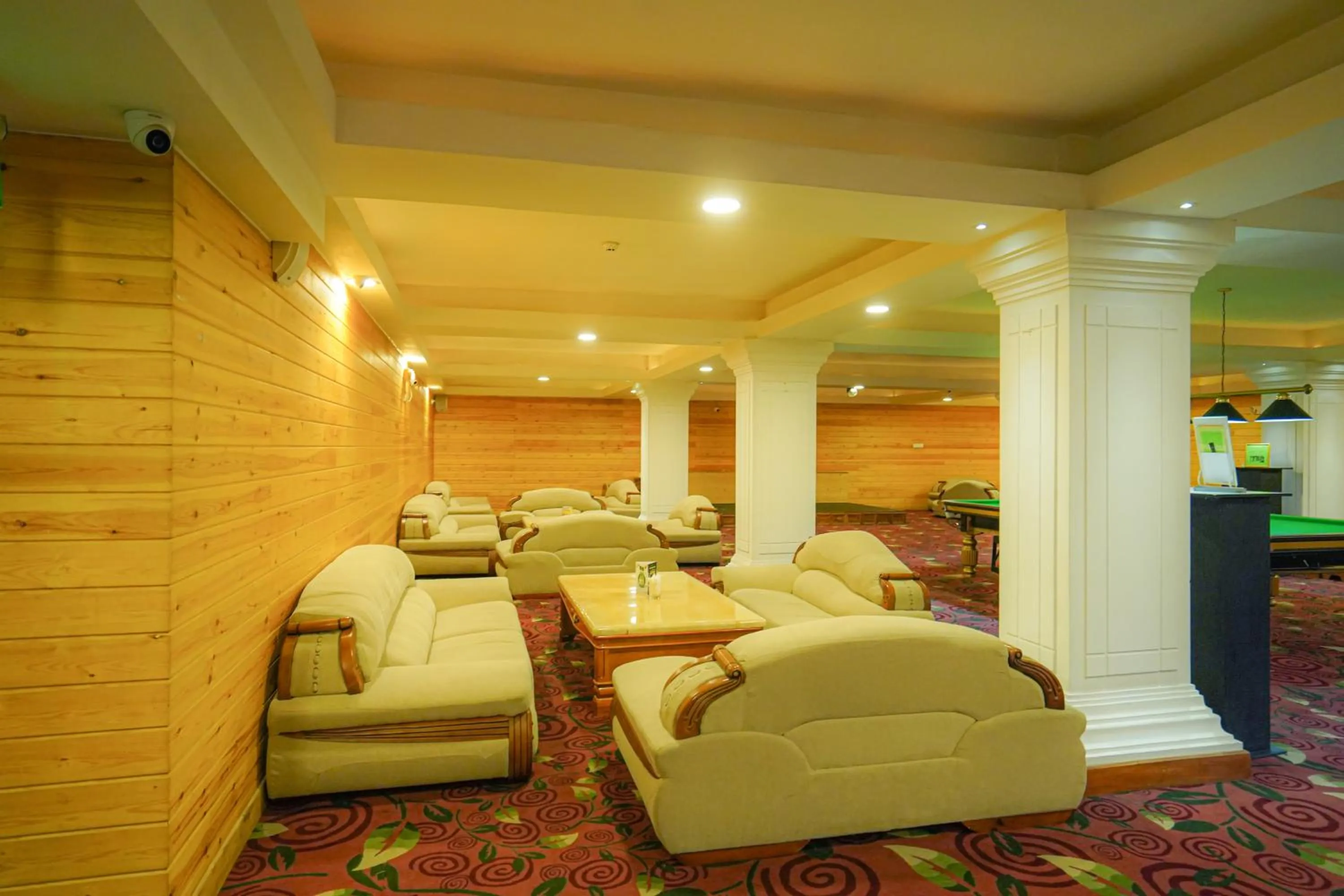 Lounge or bar in Araliya Green Hills - Where Historic Charm Mingles with Natural Beauty