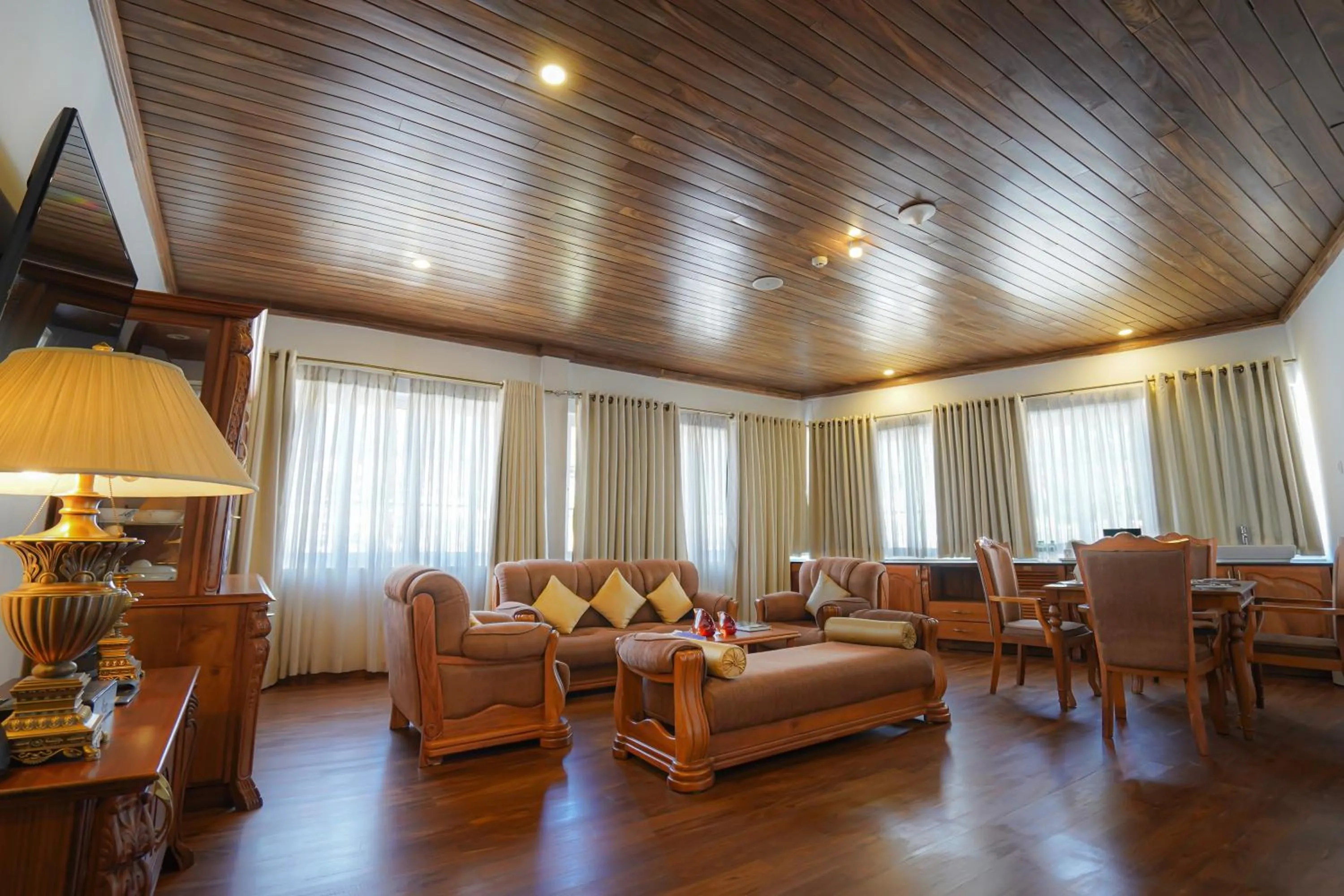 Photo of the whole room in Araliya Green Hills - Where Historic Charm Mingles with Natural Beauty