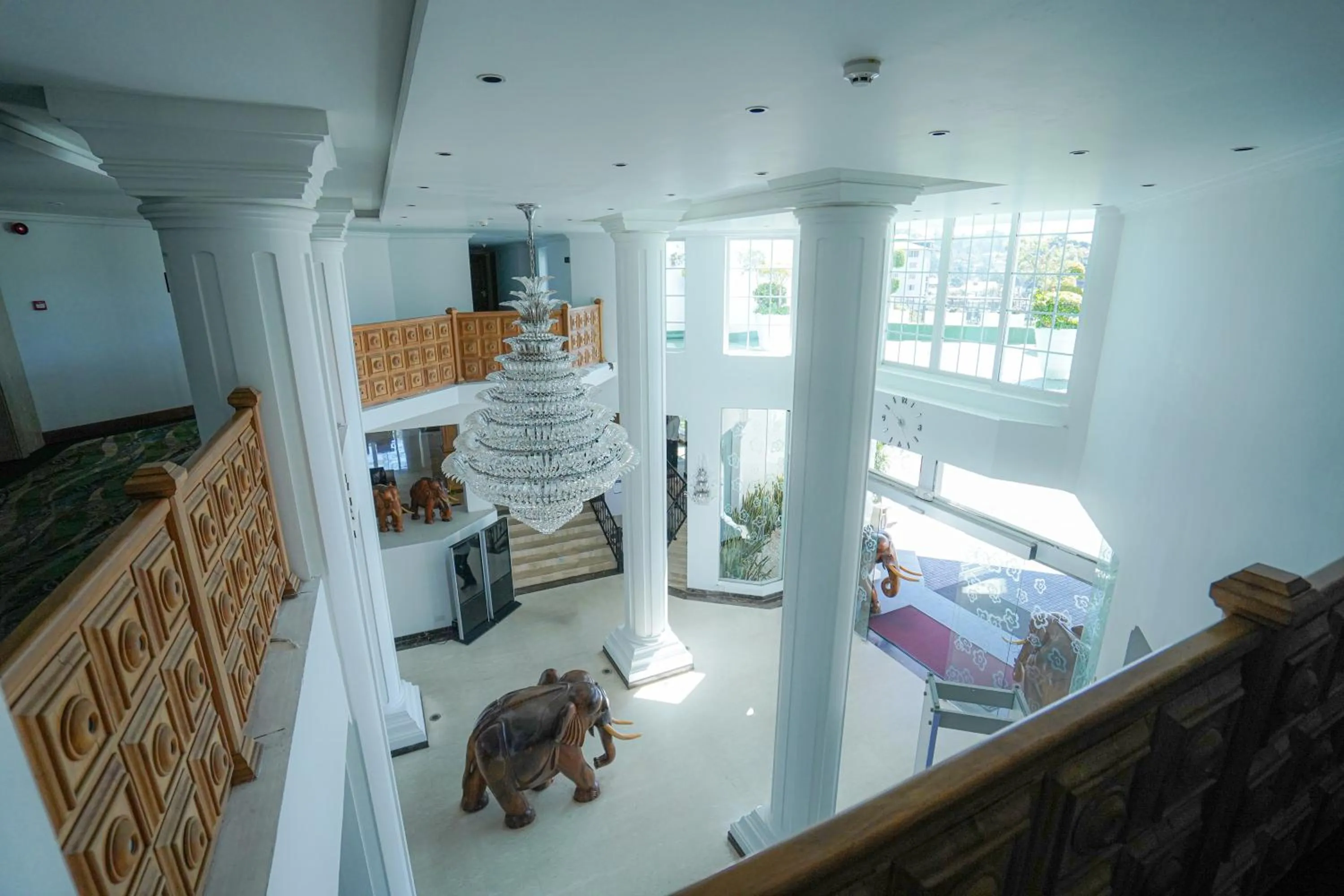 Lobby or reception in Araliya Green Hills - Where Historic Charm Mingles with Natural Beauty