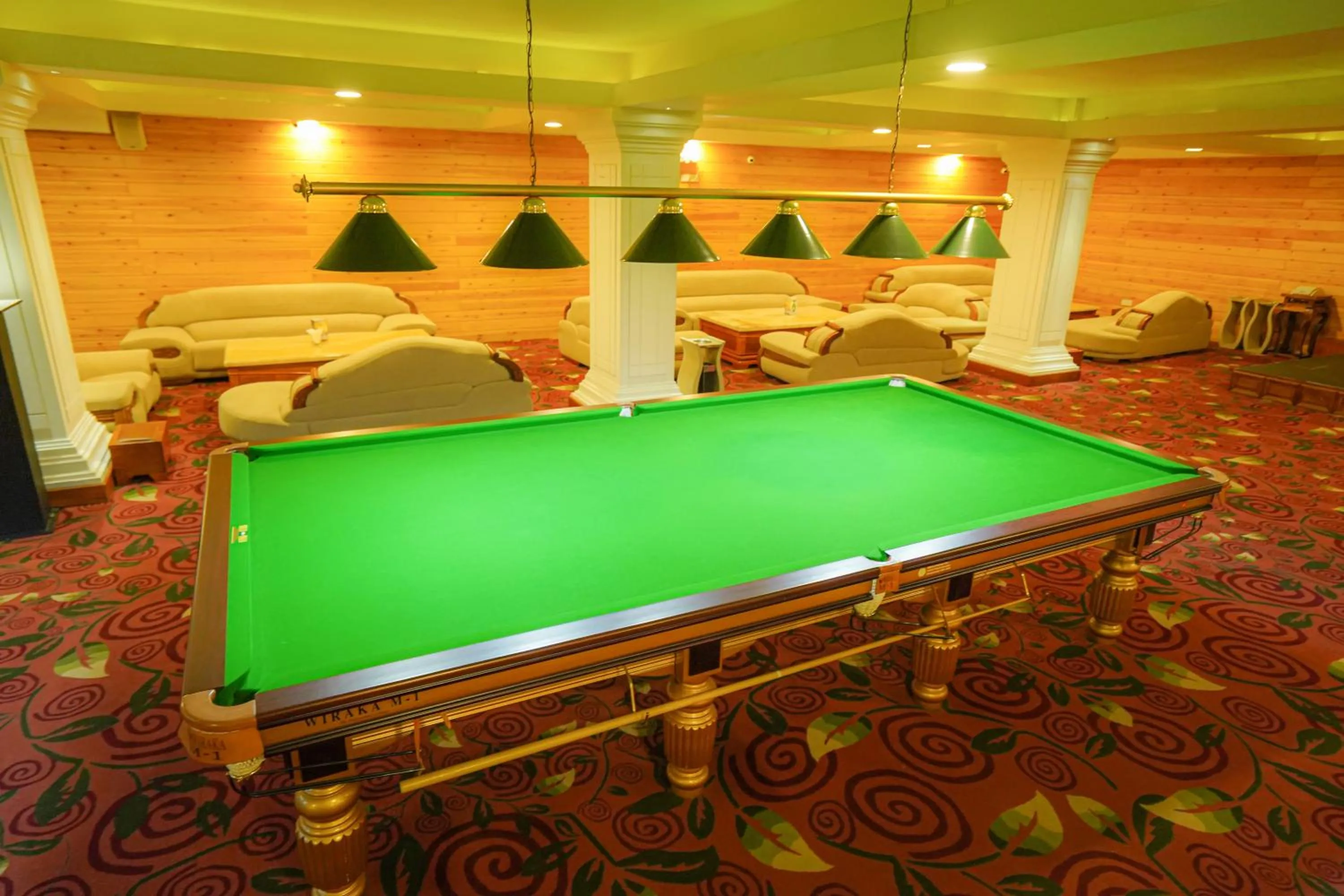 Lounge or bar in Araliya Green Hills - Where Historic Charm Mingles with Natural Beauty