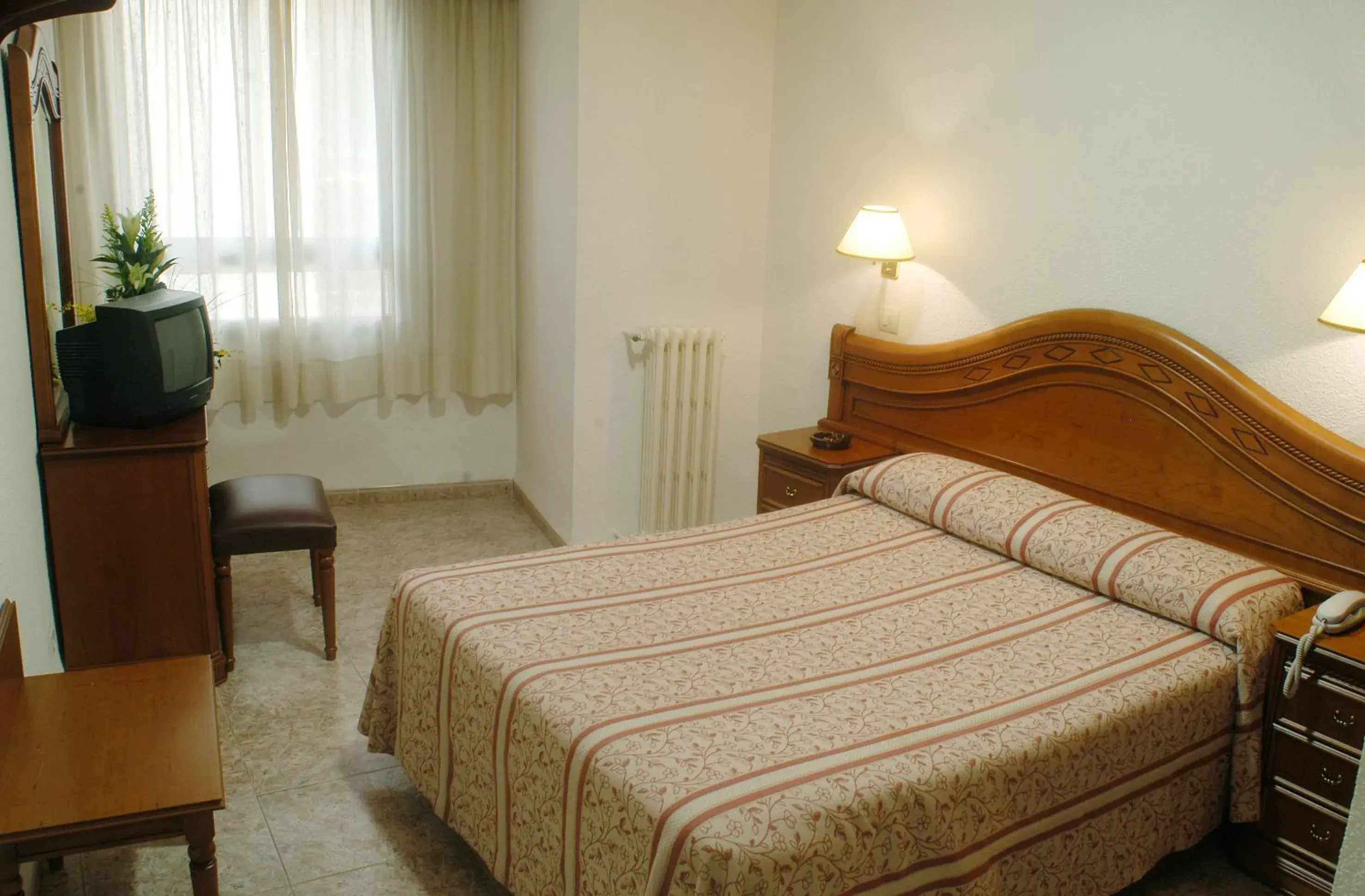 Queen Room in Hotel Riviera Queen Room in Hotel Riviera