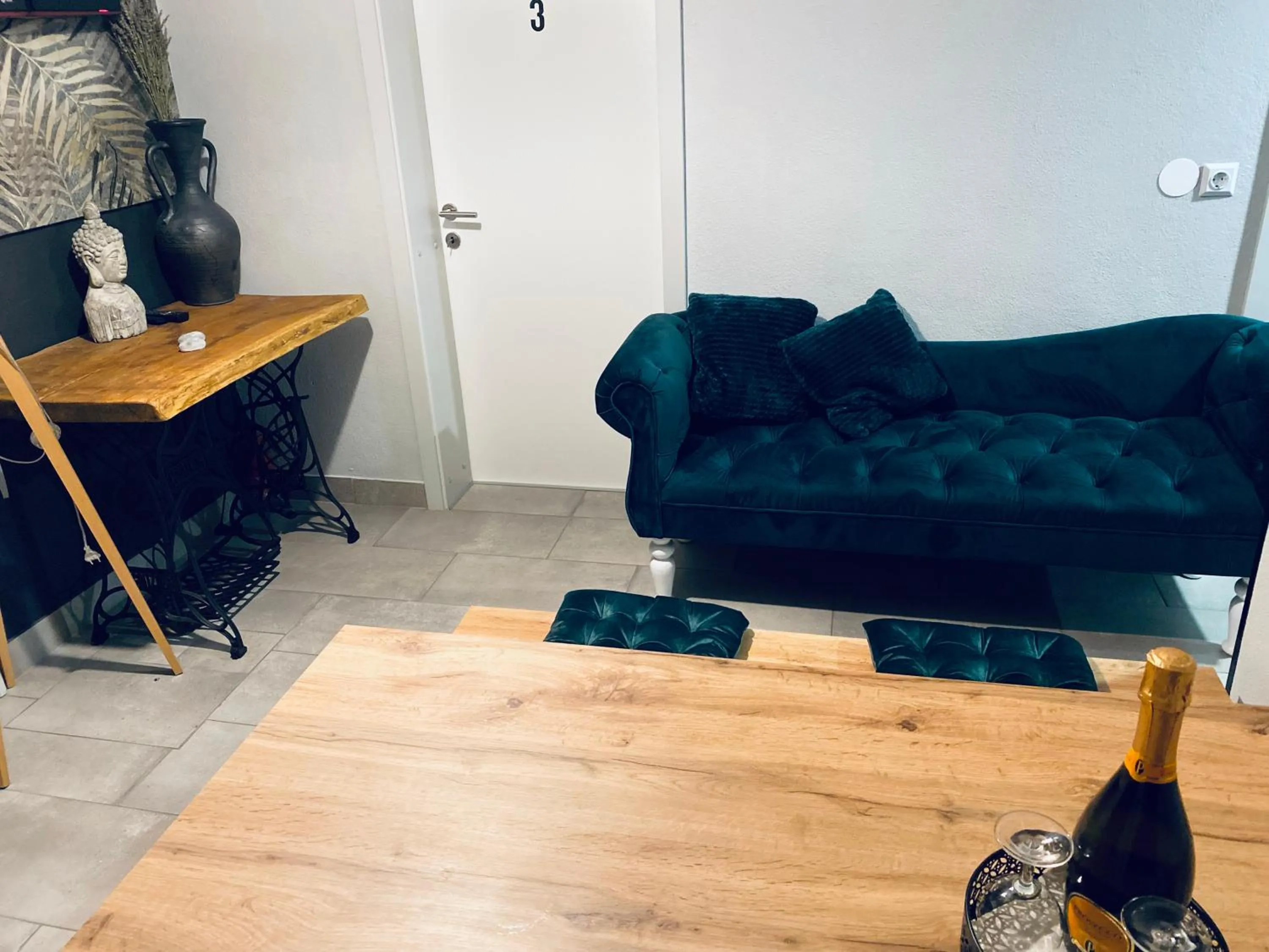 Rooms & Apartment ZALA Near Airport