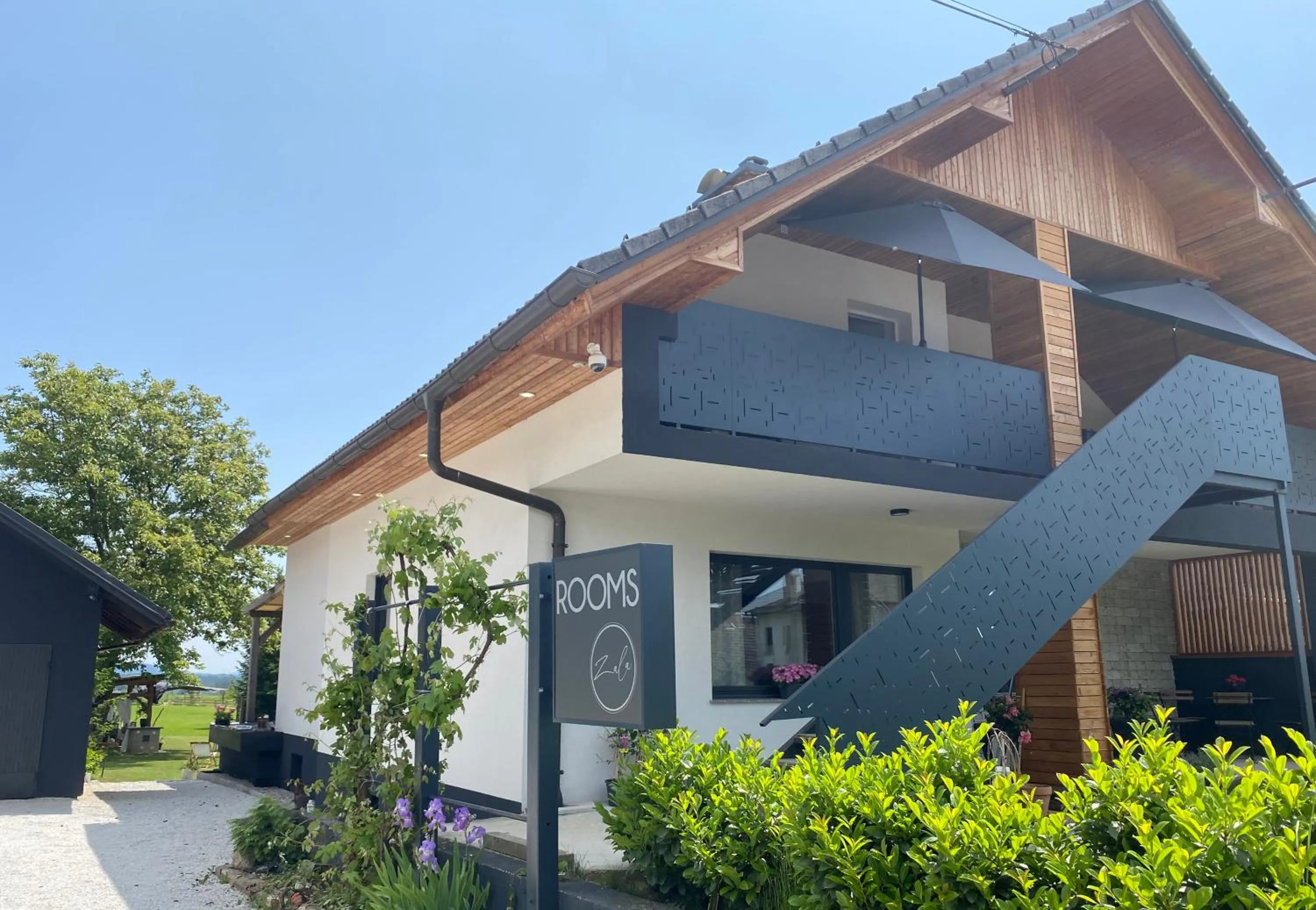 Rooms & Apartment ZALA Near Airport