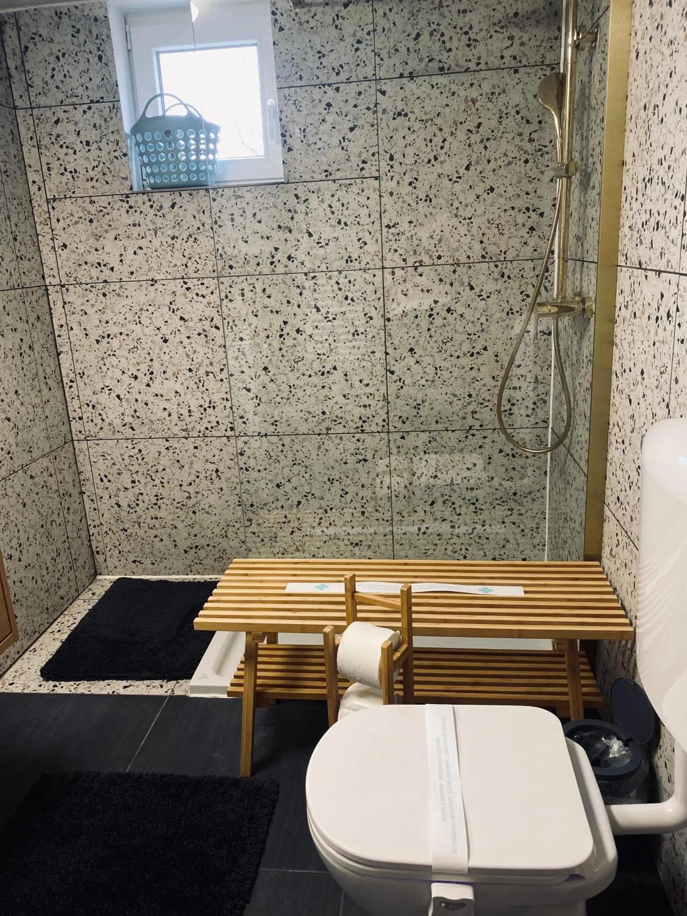 Rooms & Apartment ZALA Near Airport