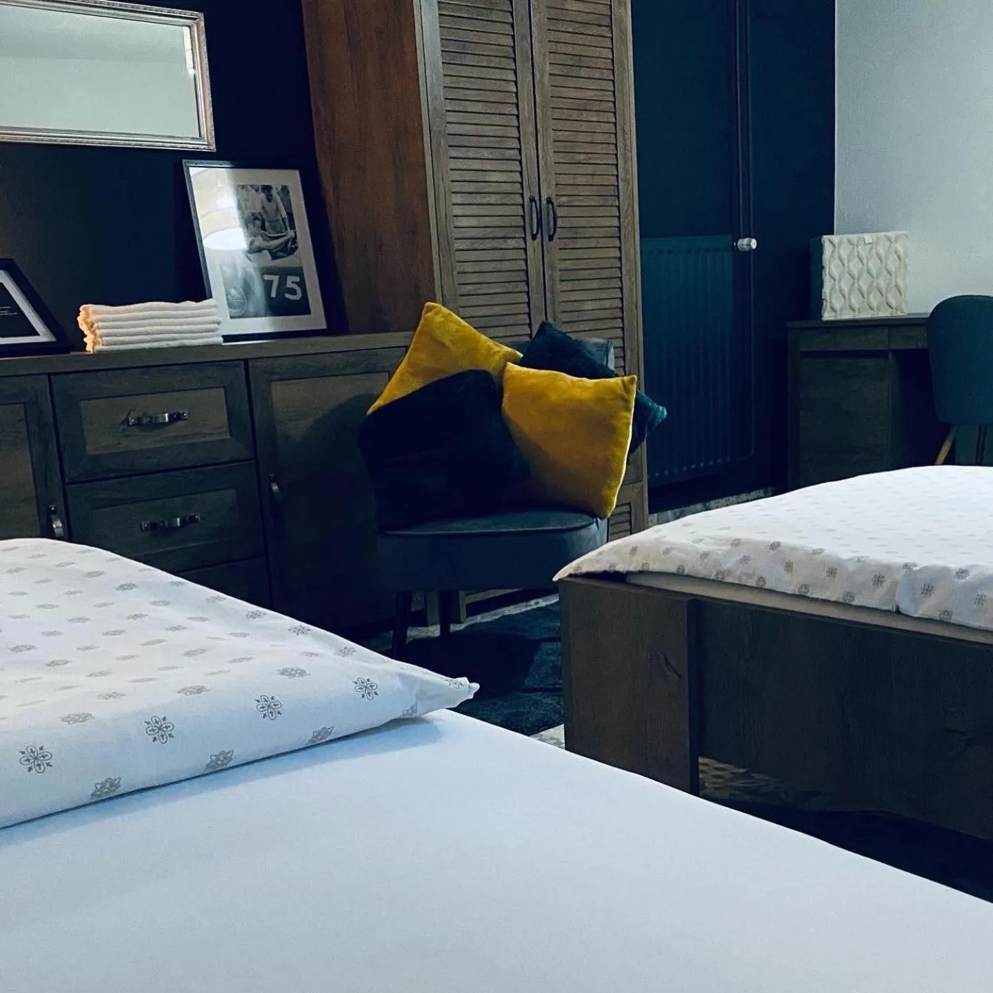 Bed in Rooms & Apartment ZALA Near Airport