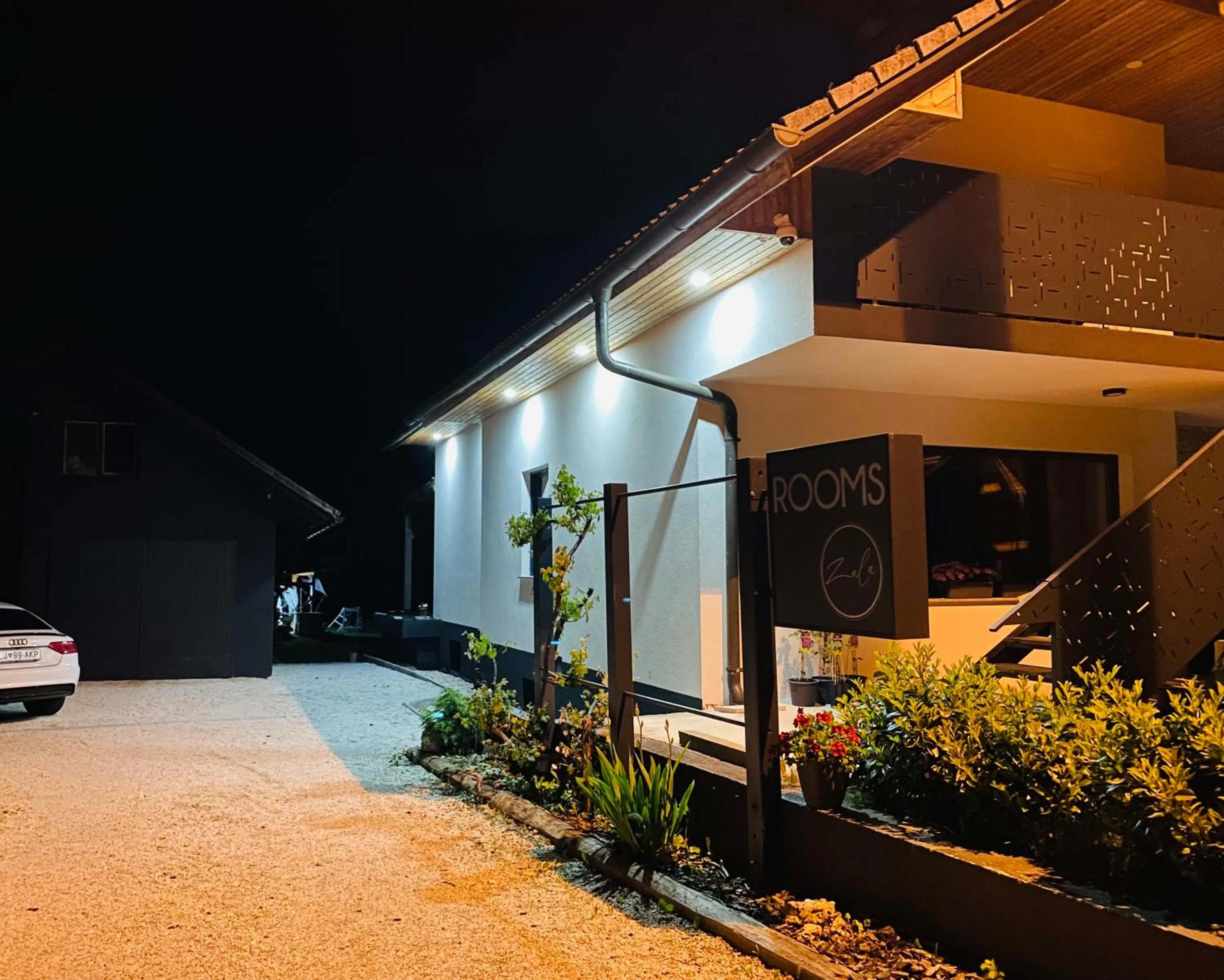 Rooms & Apartment ZALA Near Airport