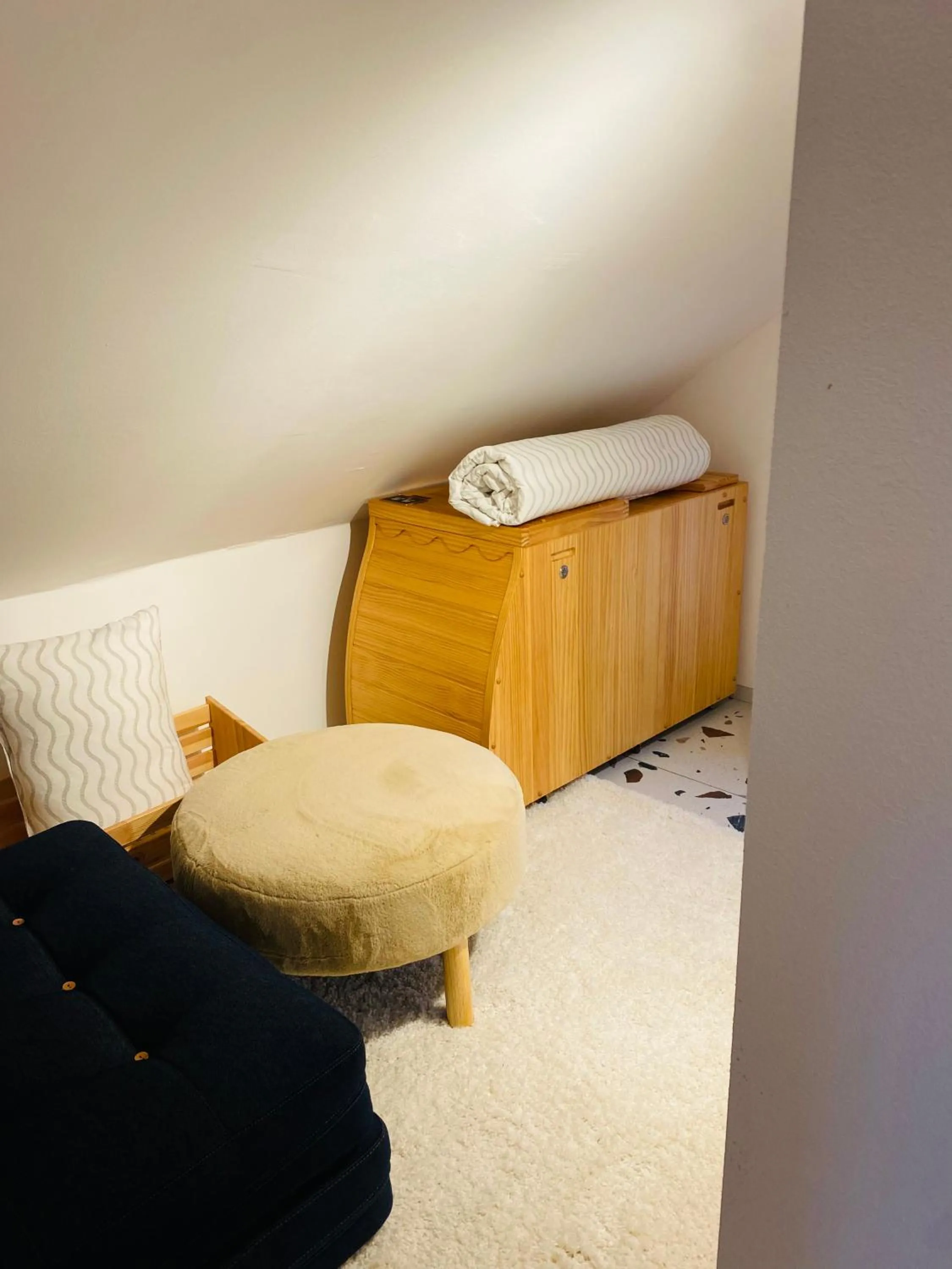 Bed in Rooms & Apartment ZALA Near Airport