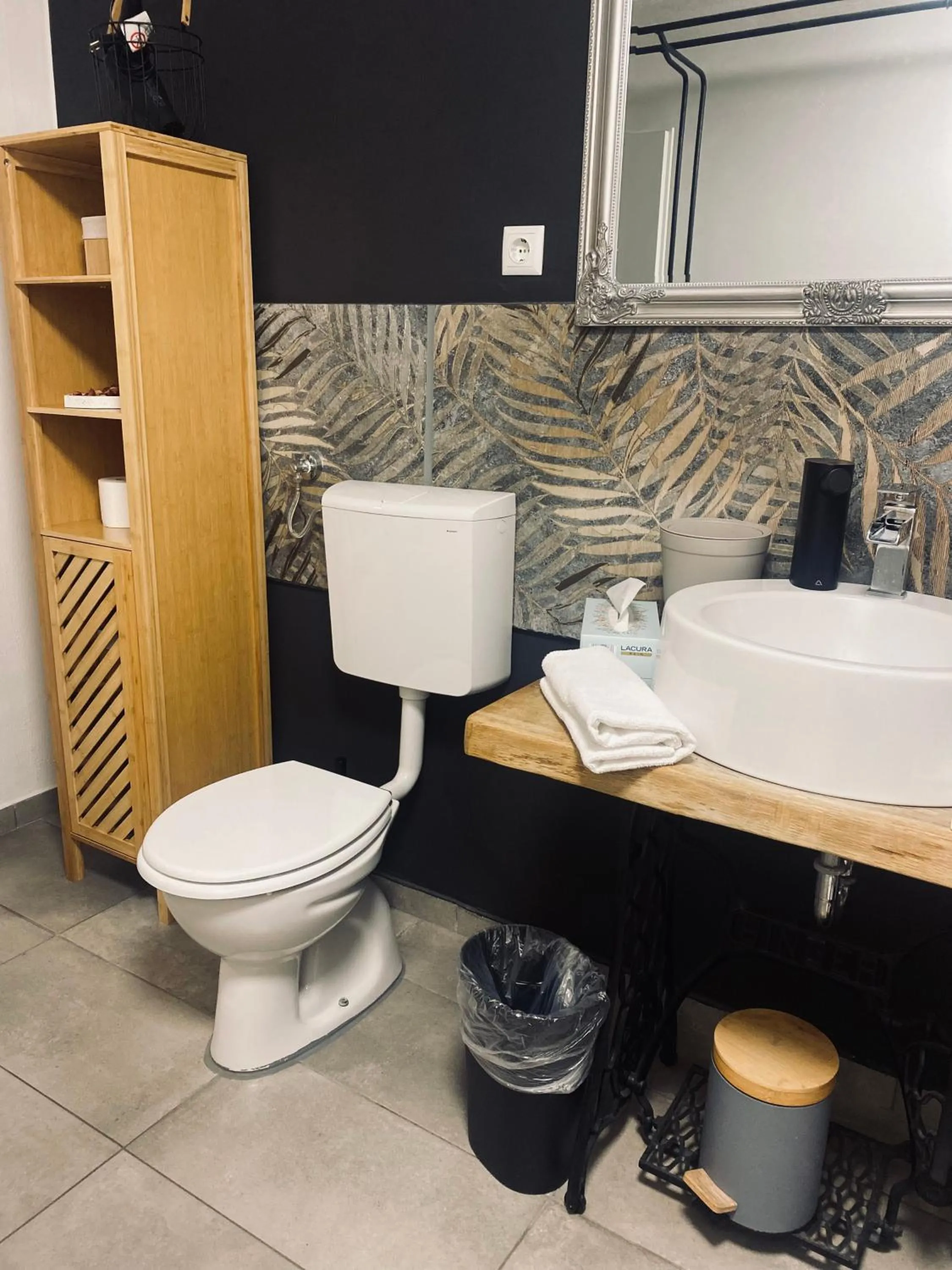 Rooms & Apartment ZALA Near Airport