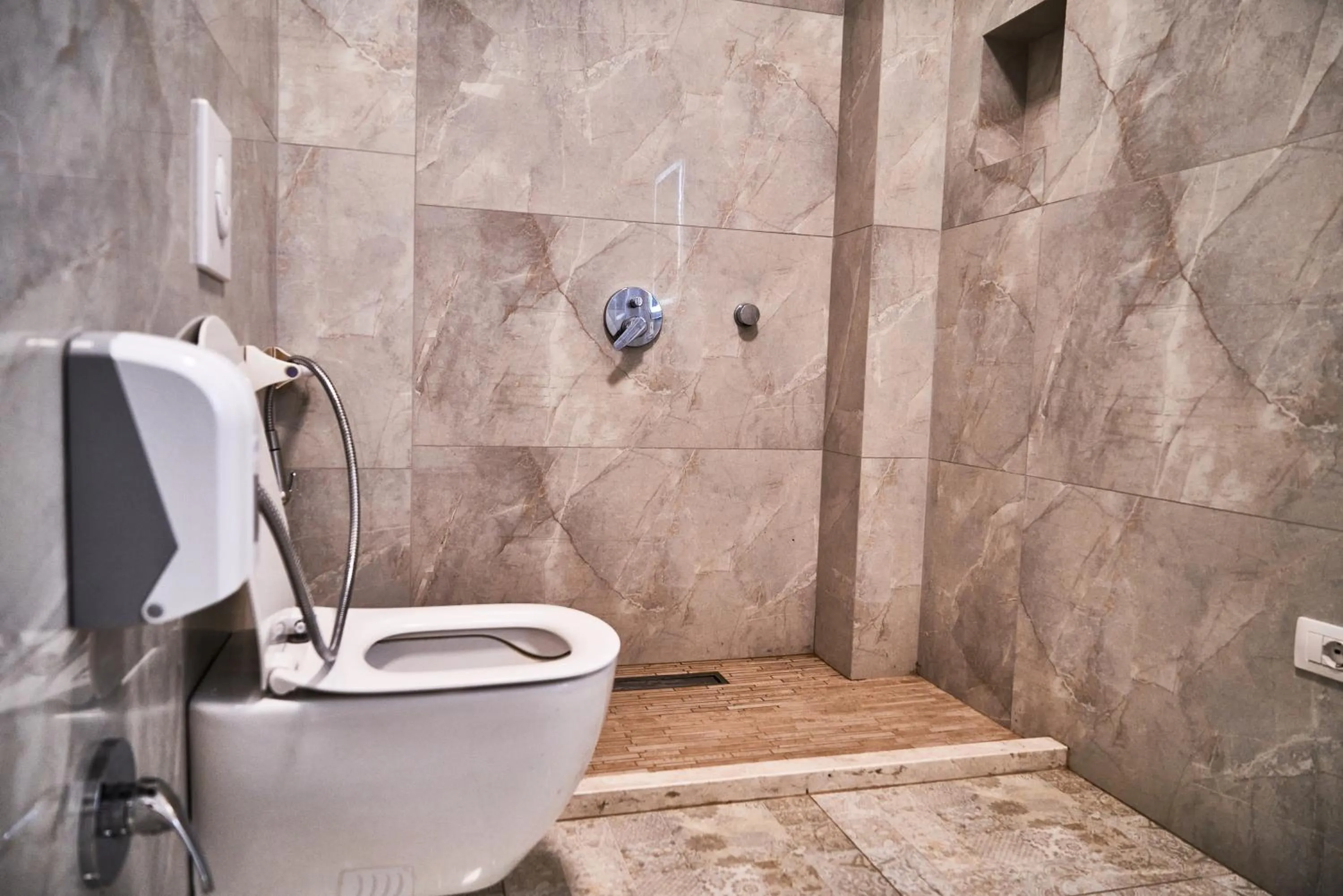 Bathroom in Kalpazo Home Tirana 21