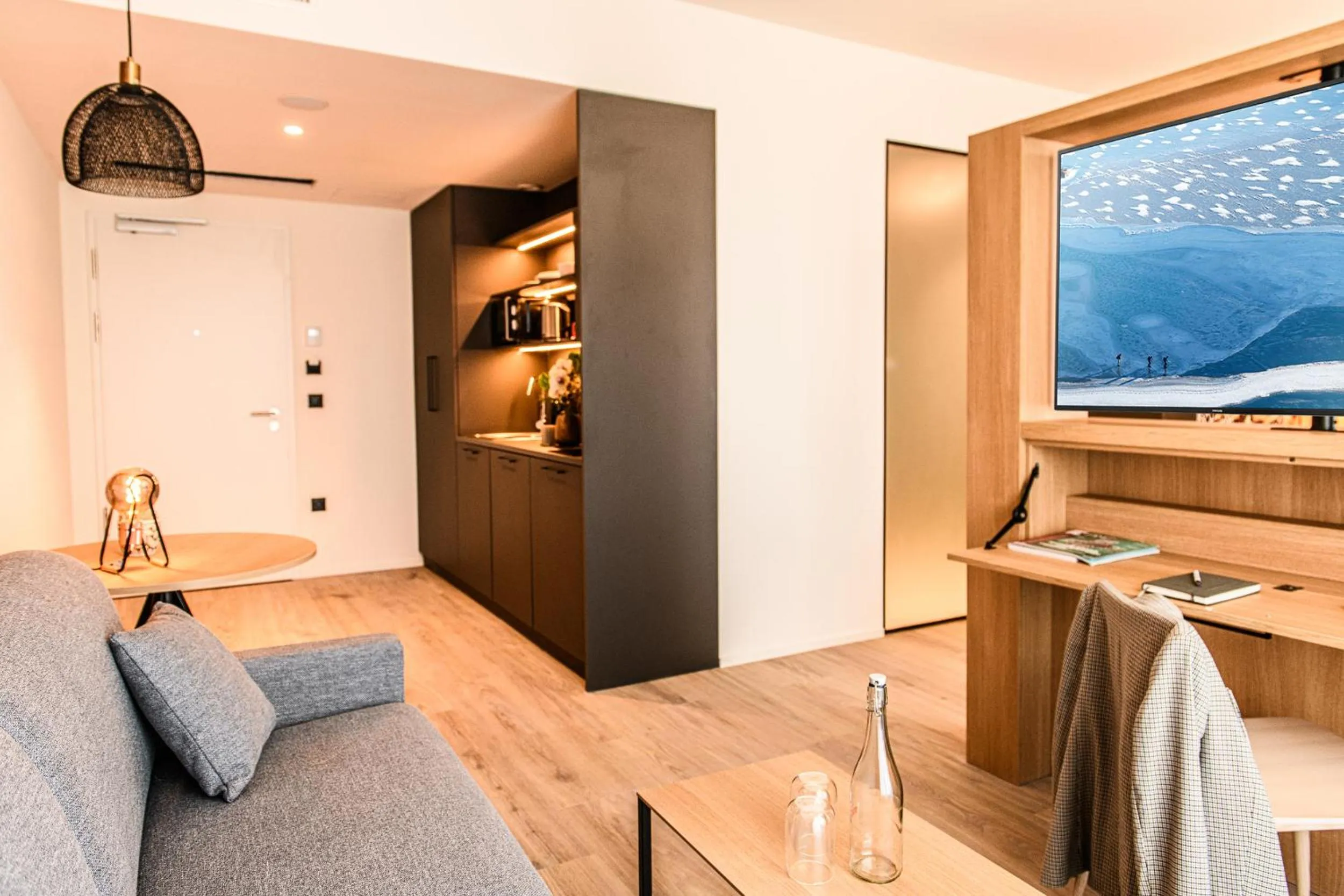 TV and multimedia in Afterwork Hotel