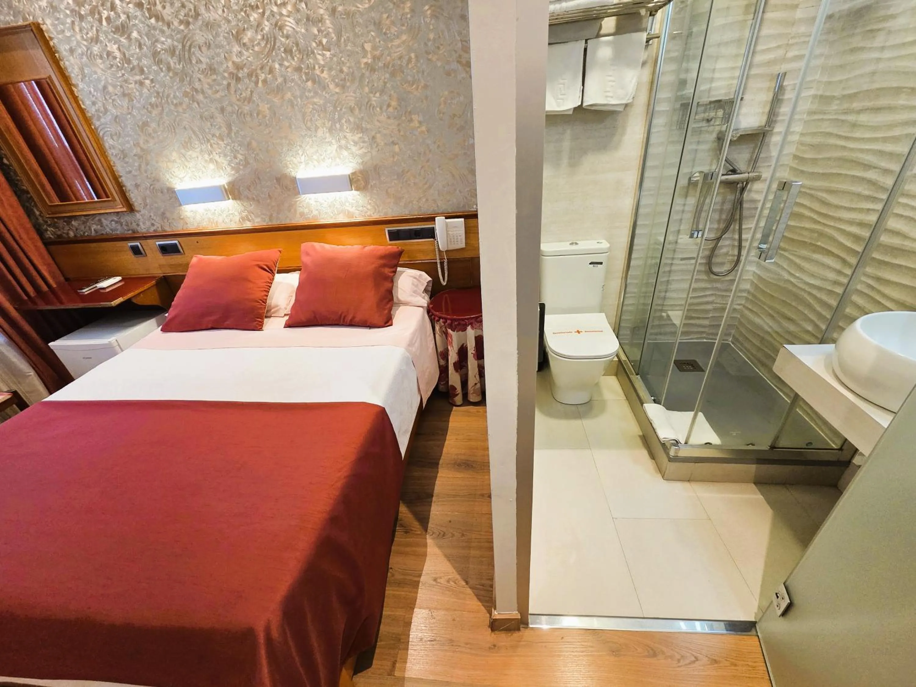 Bed in Hostal Hispano - Argentino Gran Vía