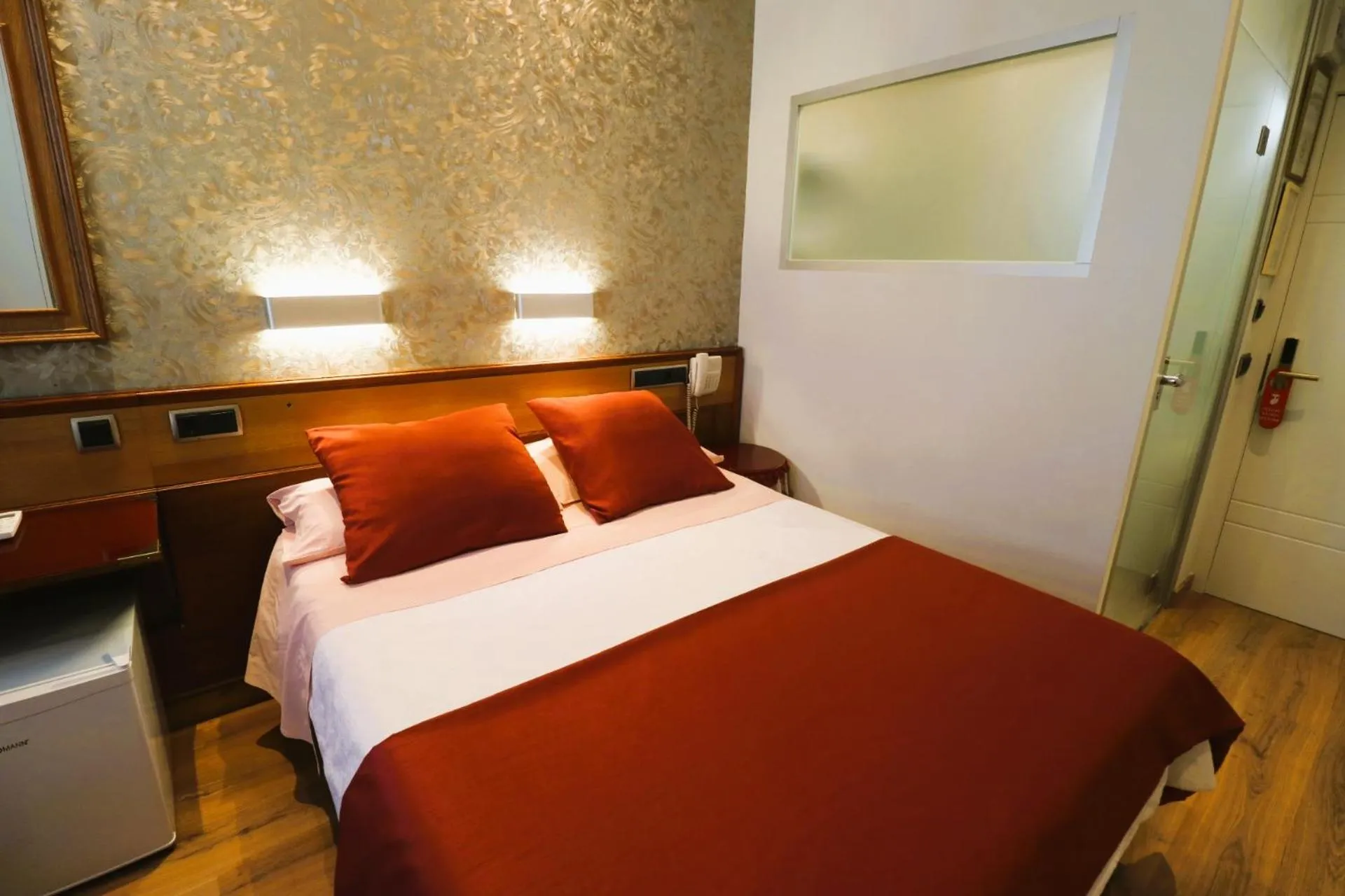 Bed in Hostal Hispano - Argentino Gran Vía