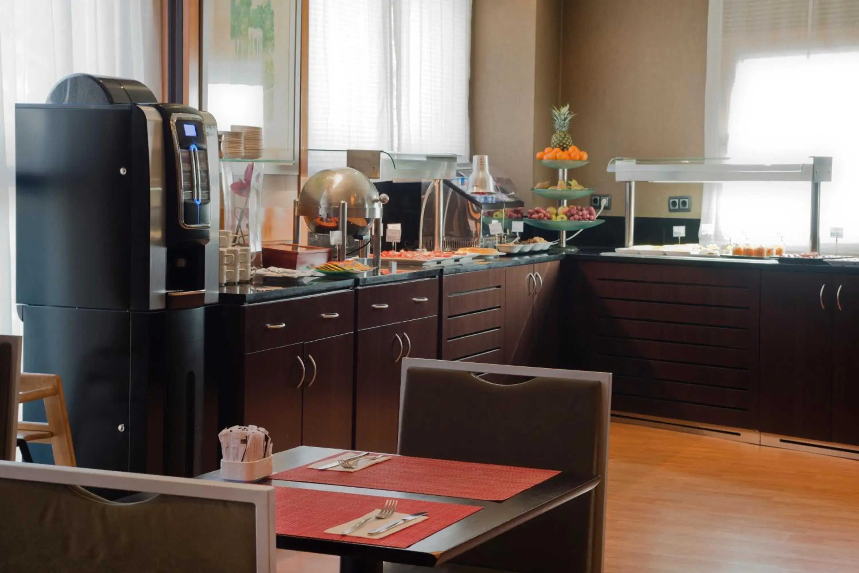 Lounge or bar in Crisol Vía Castellana Lounge or bar in Crisol Vía Castellana