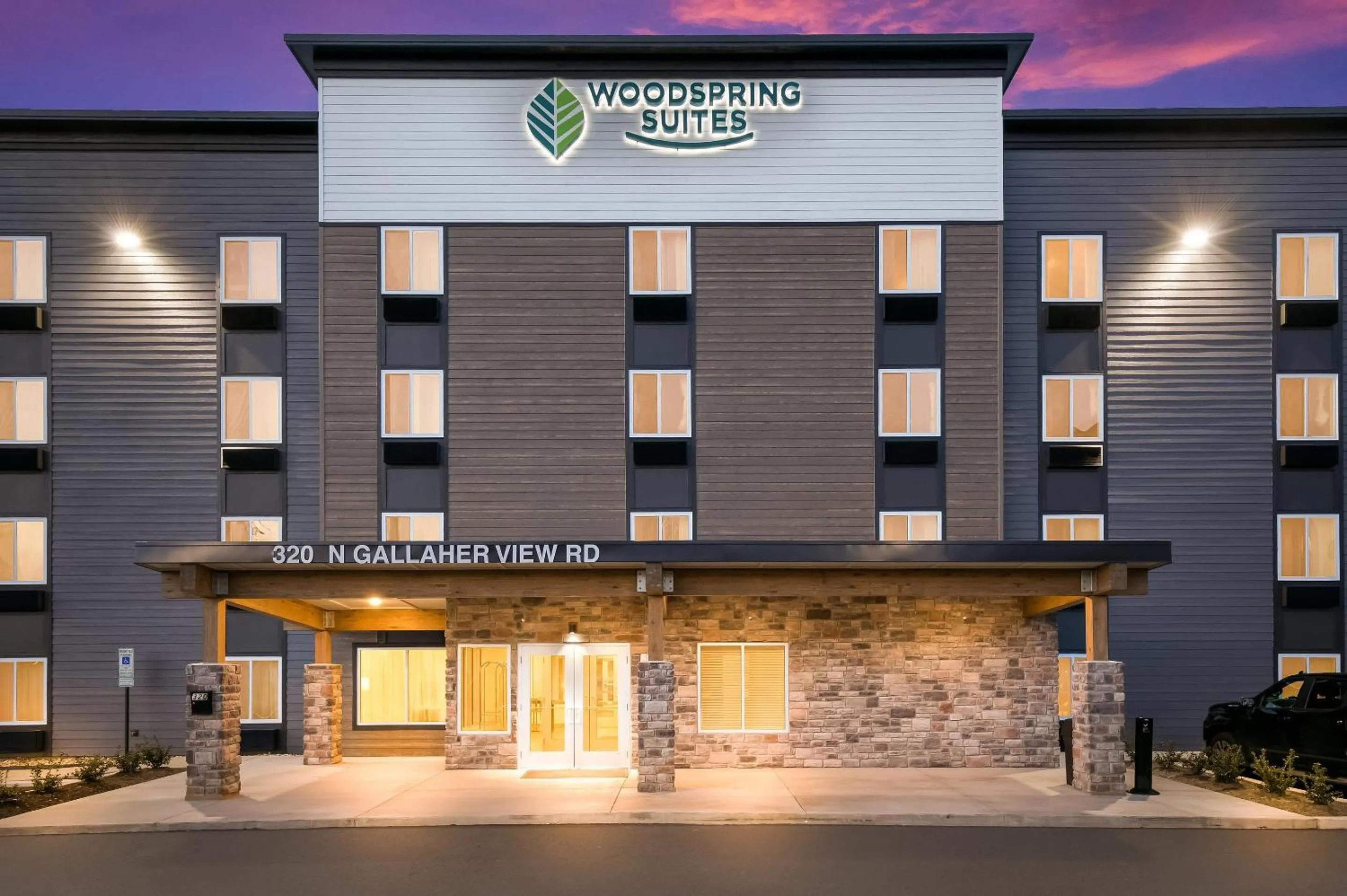 Property building in WoodSpring Suites Knoxville West