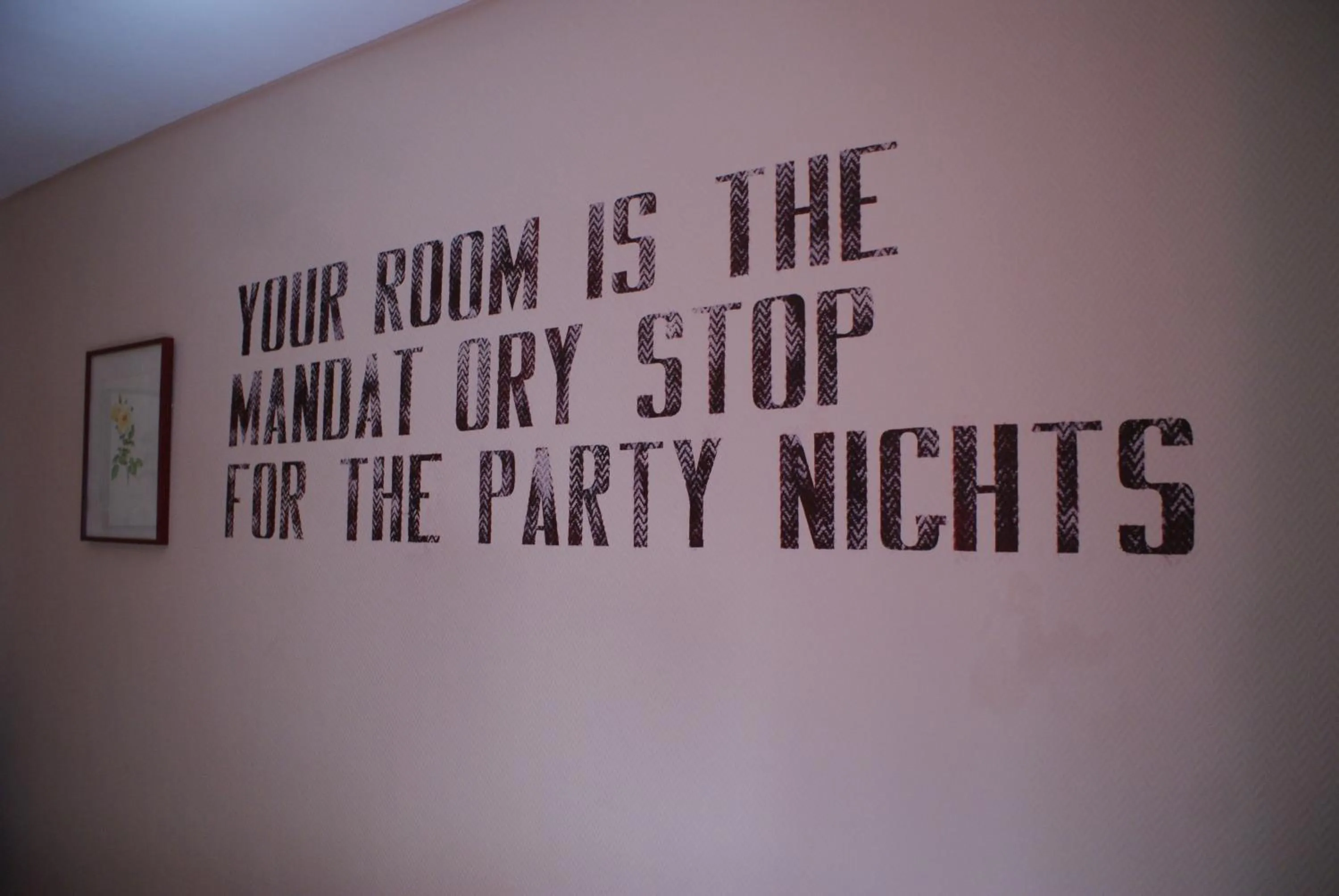 Photo of the whole room in Anaco