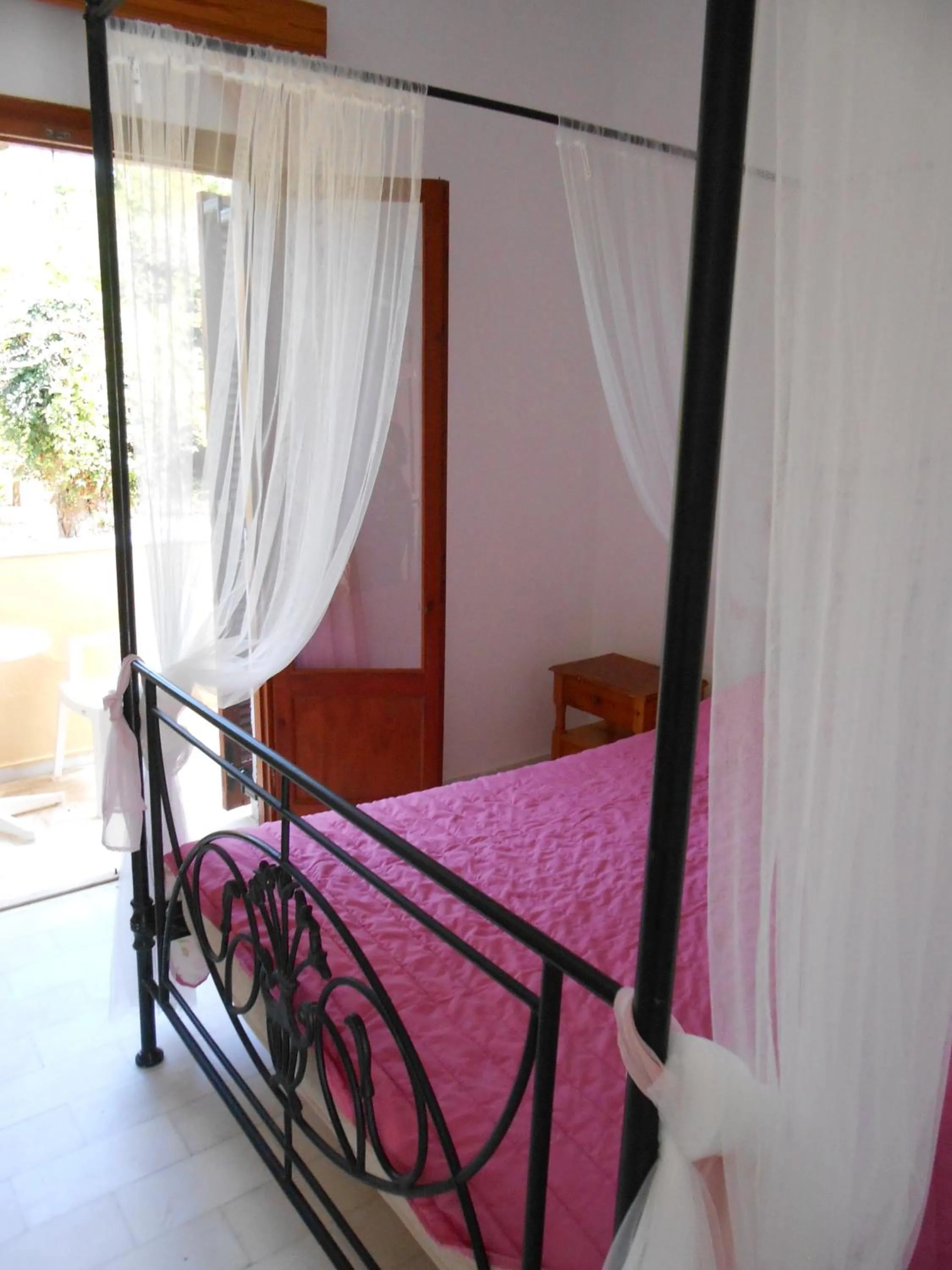 Bed in ANAMAMA -SOCRATES studios