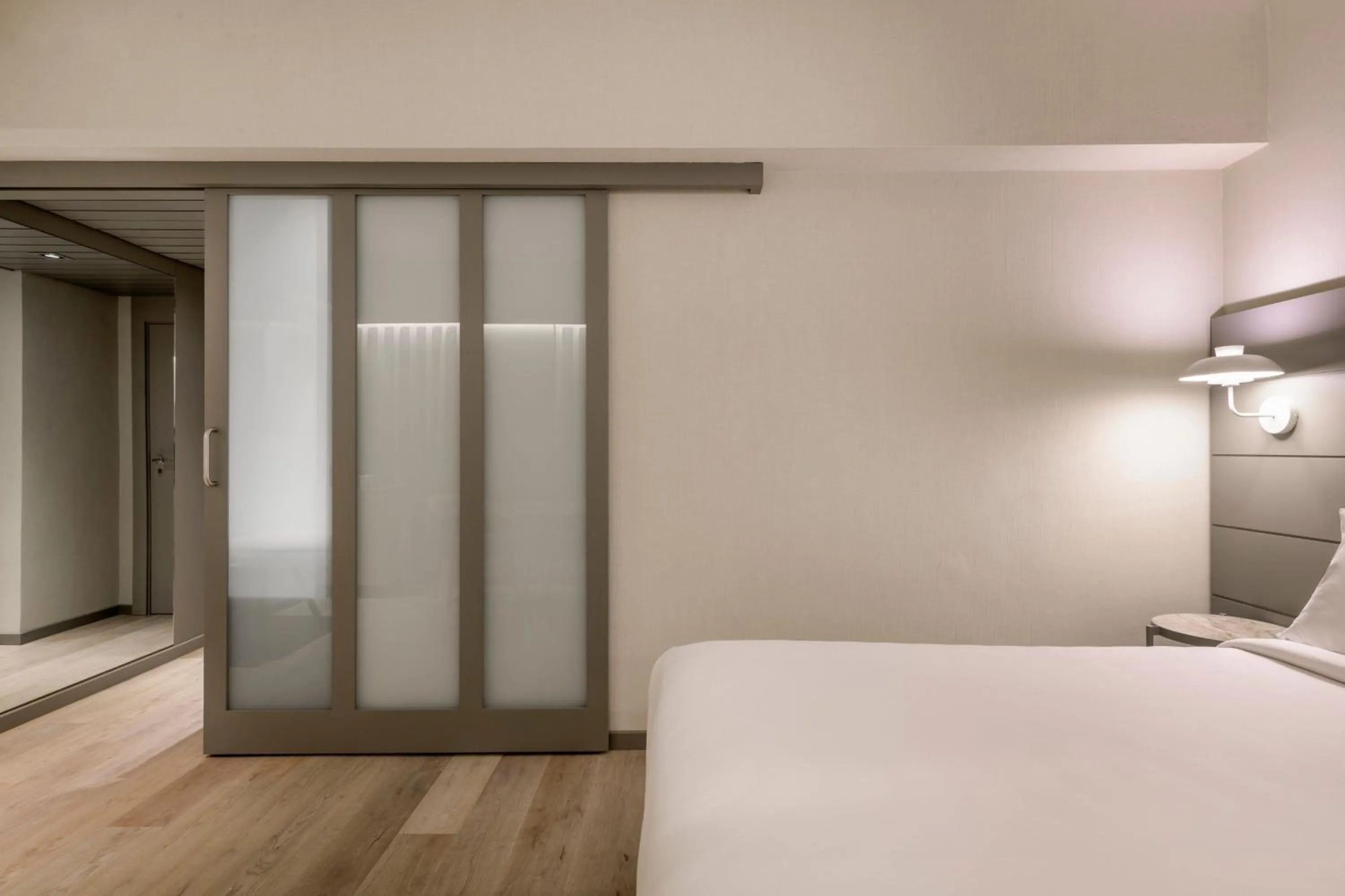 Photo of the whole room, Bed in AC Hotel Carlton Madrid by Marriott