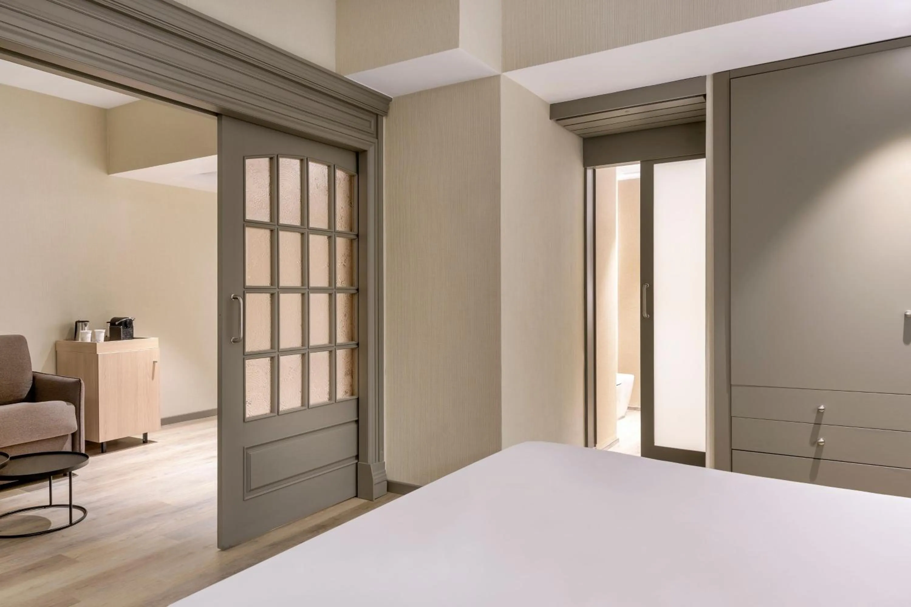 Photo of the whole room, Bed in AC Hotel Carlton Madrid by Marriott