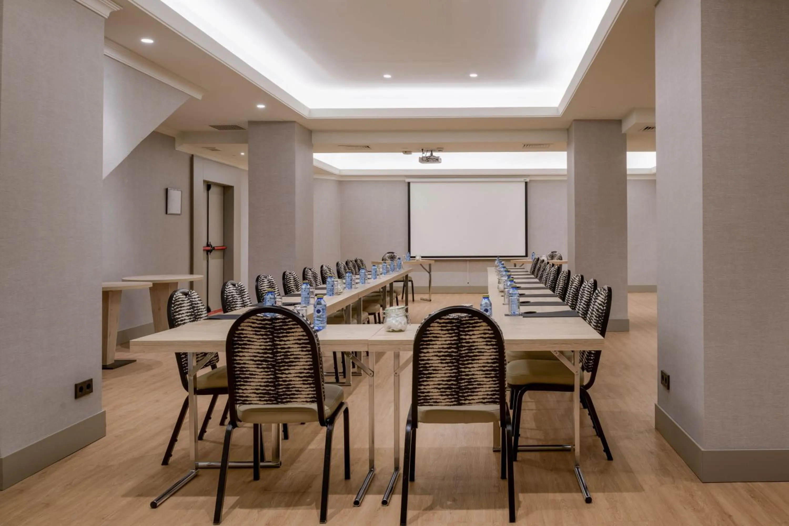 Meeting/conference room in AC Hotel Carlton Madrid by Marriott
