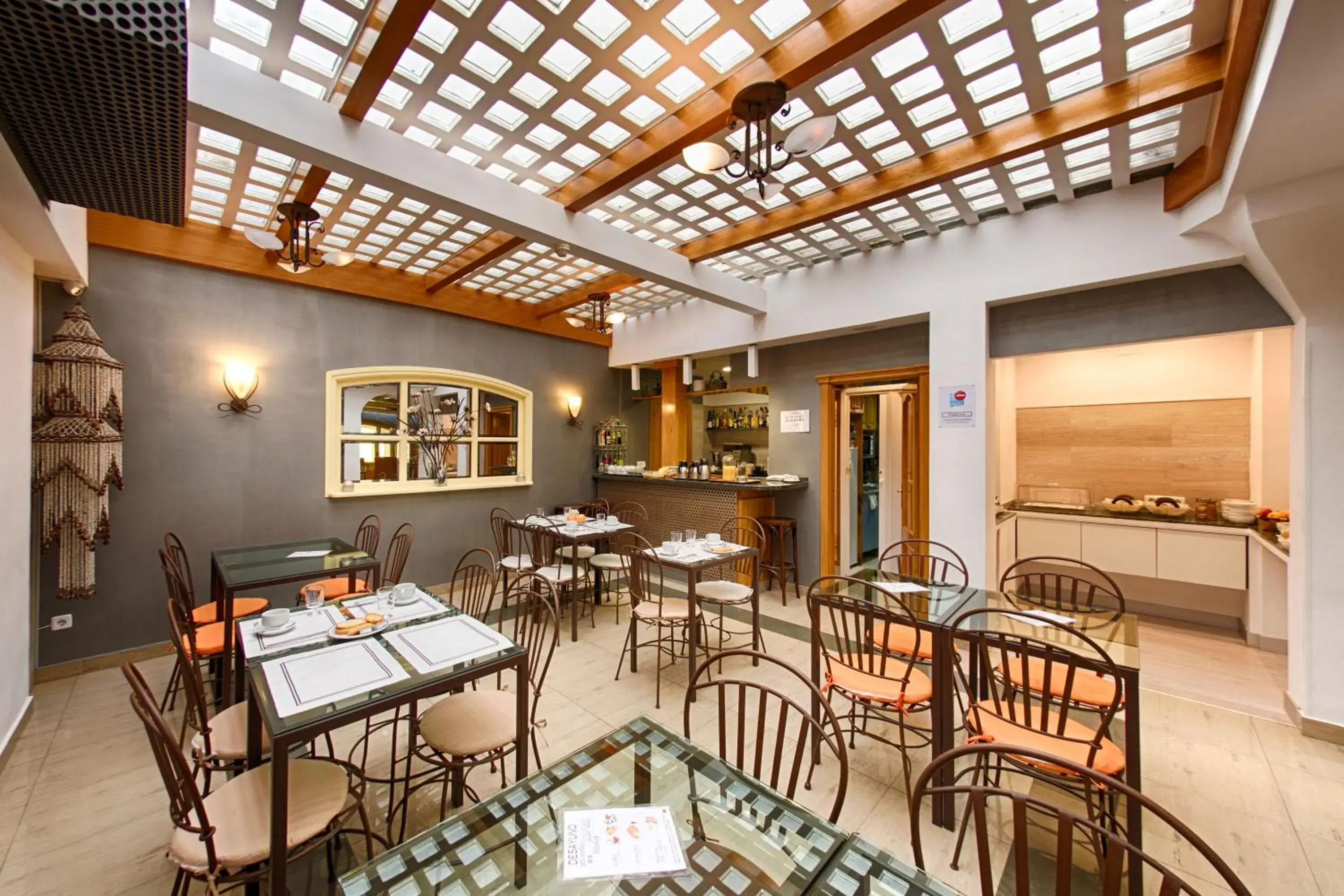 Lounge or bar in Hostal San Lorenzo Lounge or bar in Hostal San Lorenzo