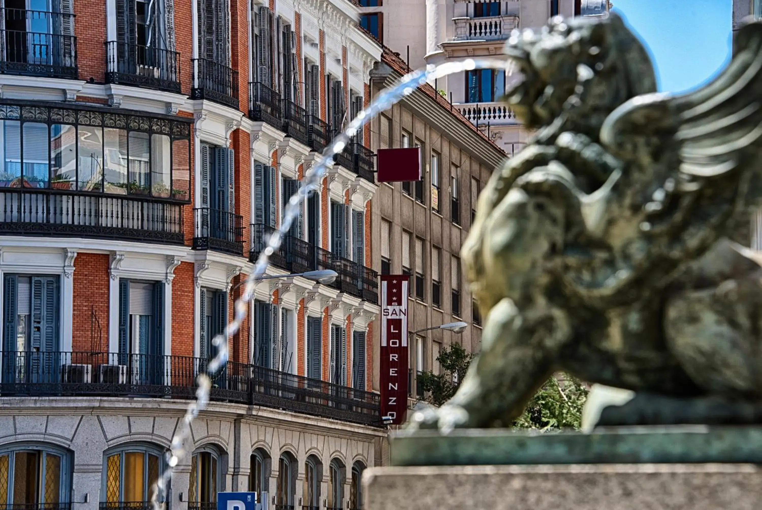 Property building in Hostal San Lorenzo Property building in Hostal San Lorenzo