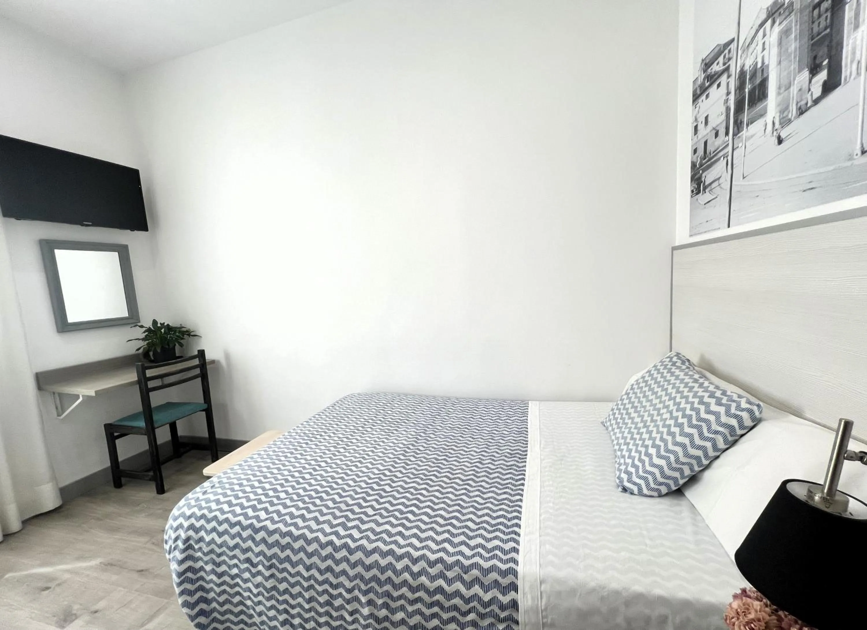 Photo of the whole room, Bed in Hostal San Lorenzo