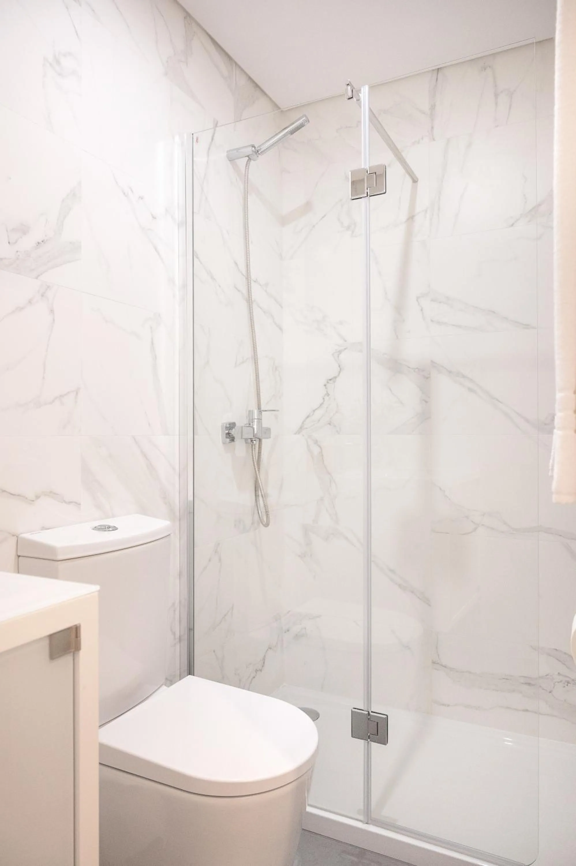 Shower in Wanderlust, by Bolhão Residences