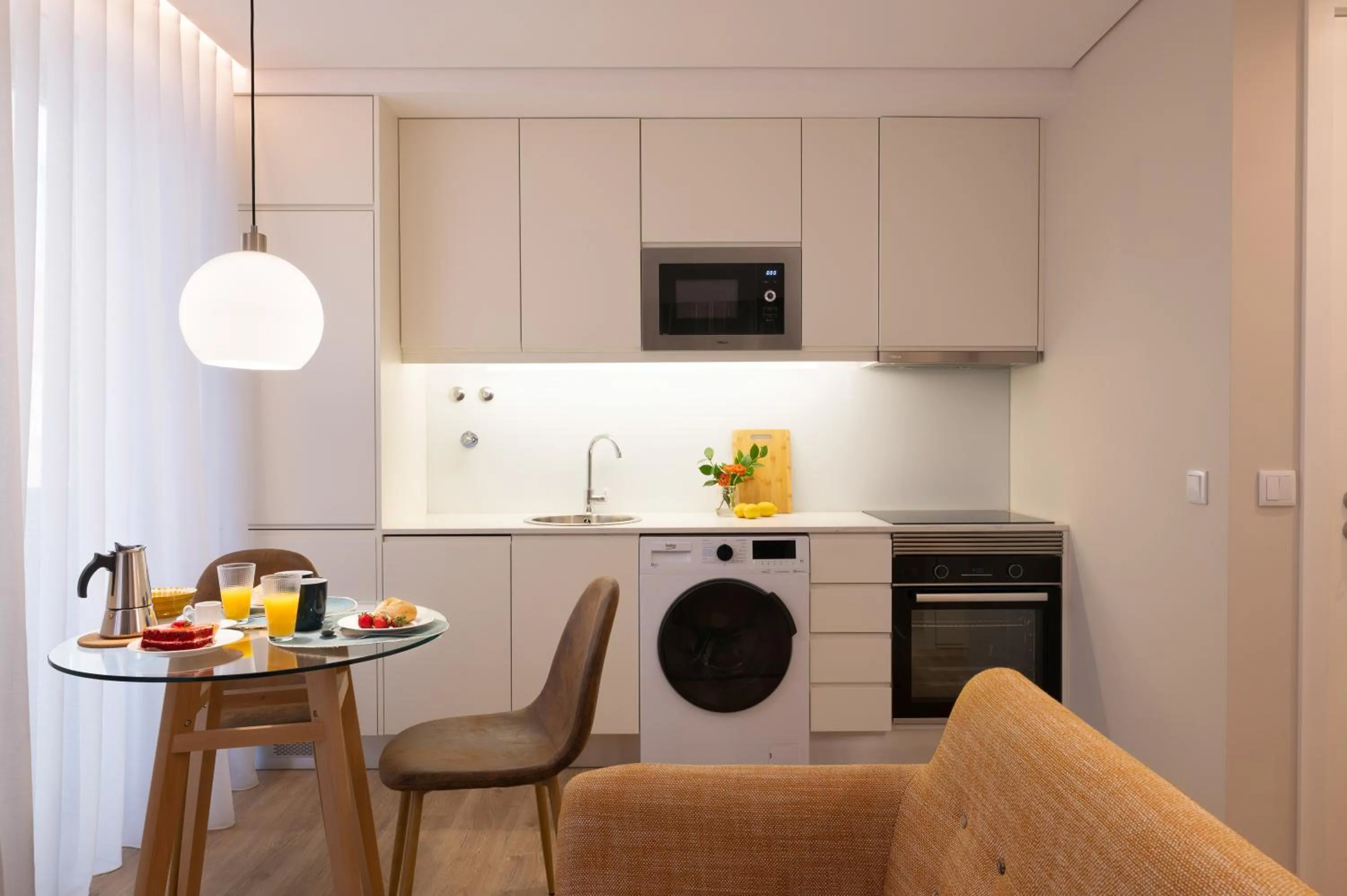 Kitchen or kitchenette in Wanderlust, by Bolhão Residences