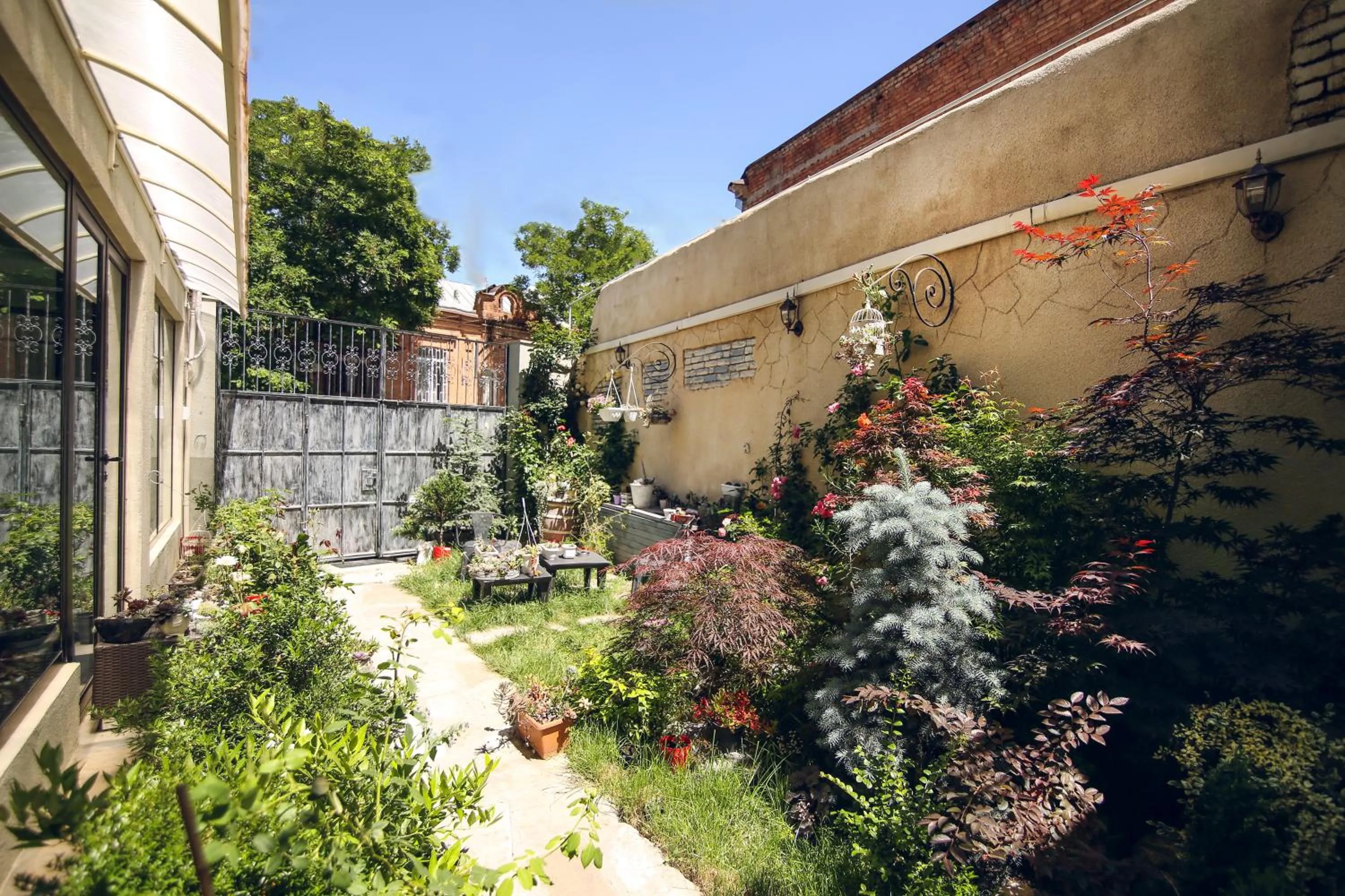 Garden in Hotel Kera