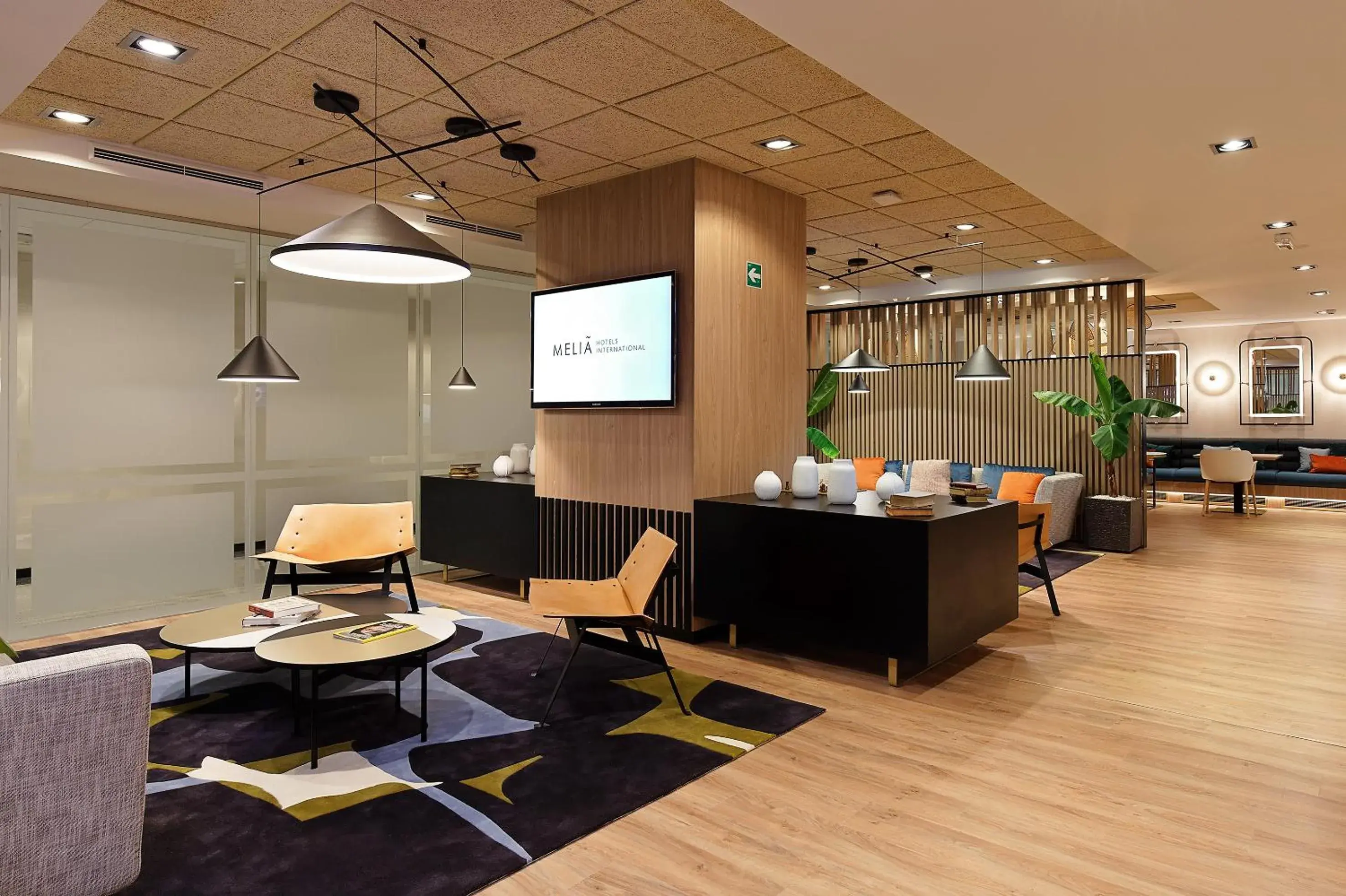 Lounge or bar in Melia Avenida de America Lounge or bar in Melia Avenida de America