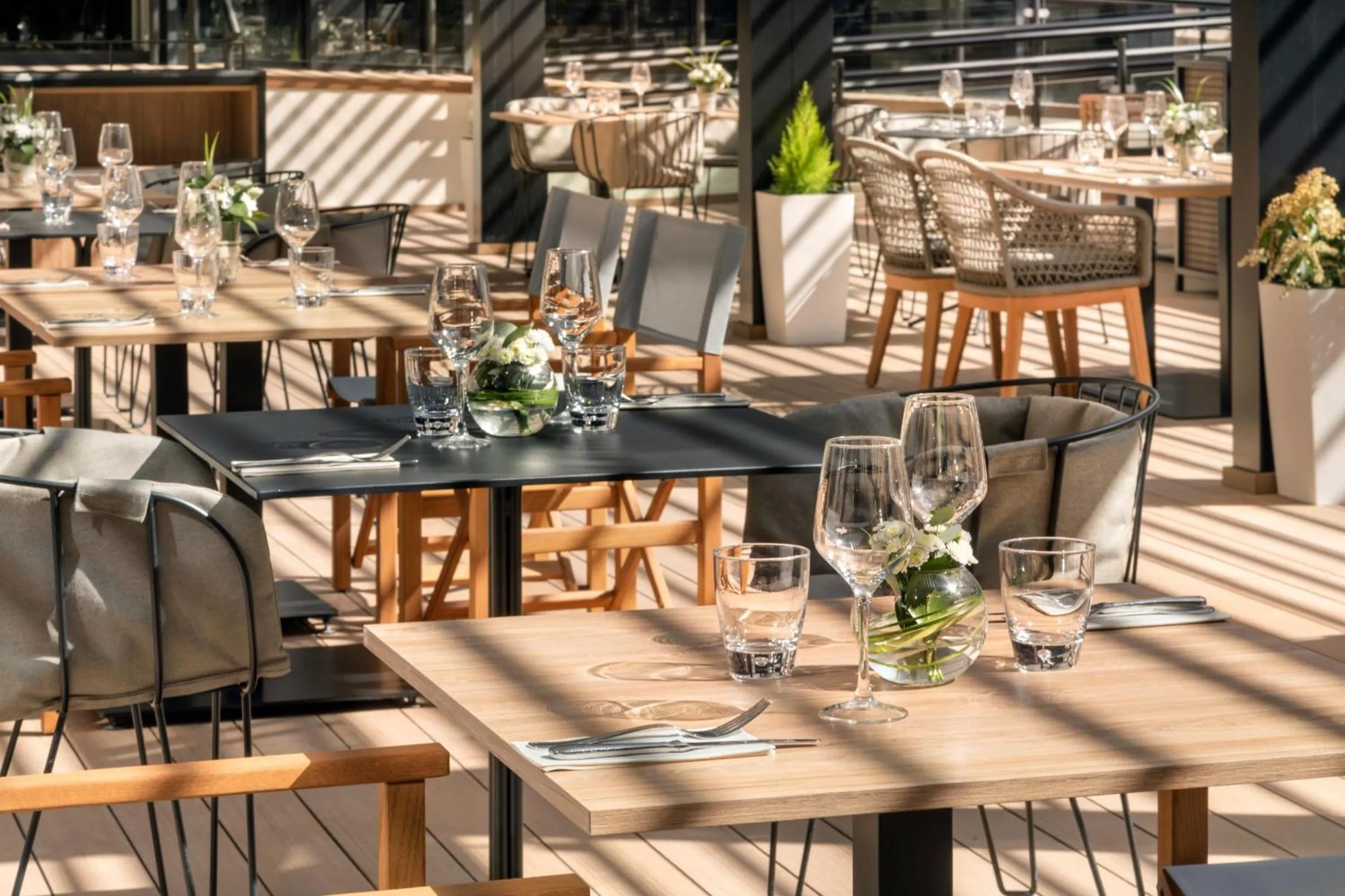 Restaurant/places to eat in Melia Avenida de America