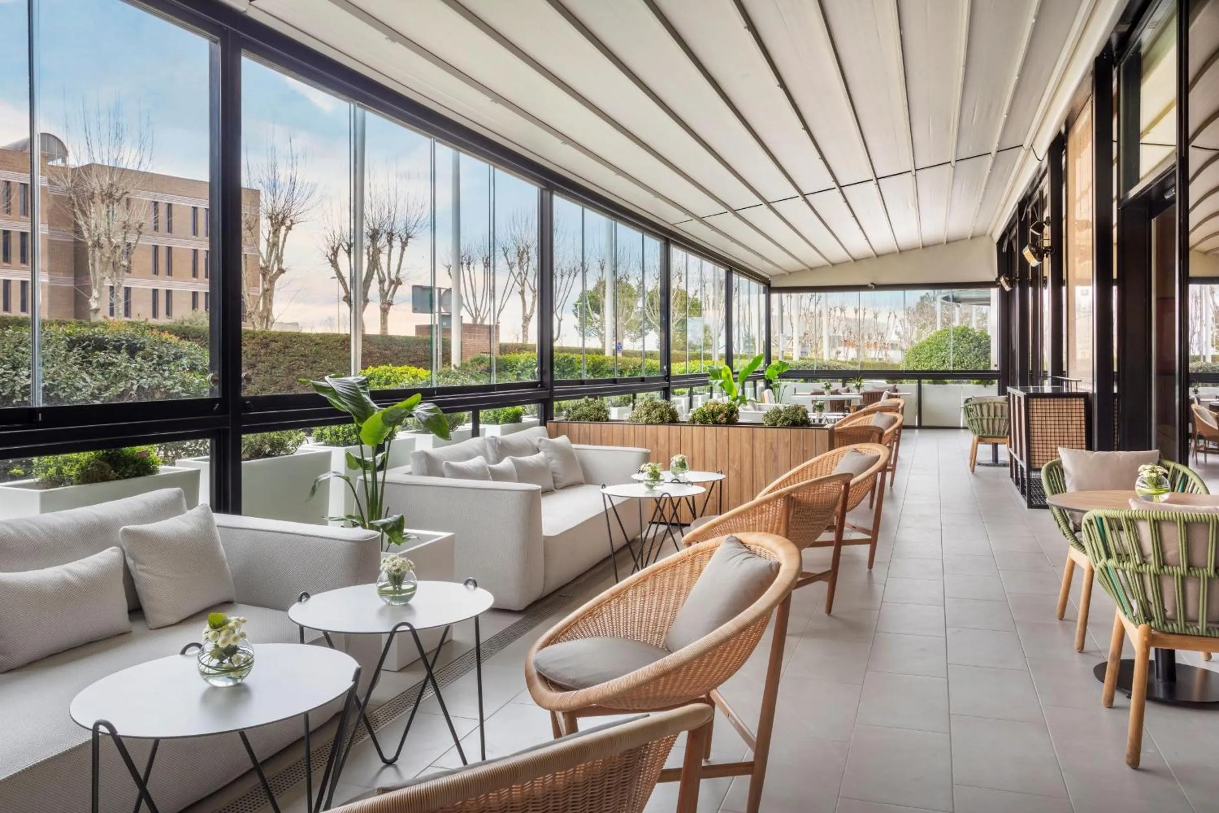 Restaurant/places to eat in Melia Avenida de America