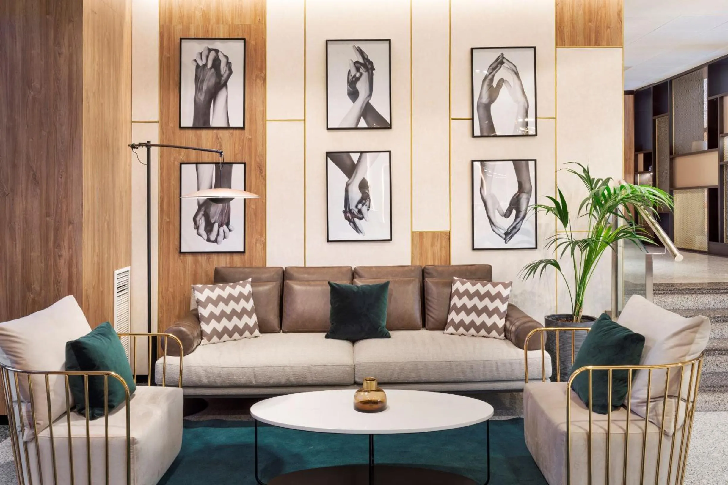 Seating area in Melia Avenida de America