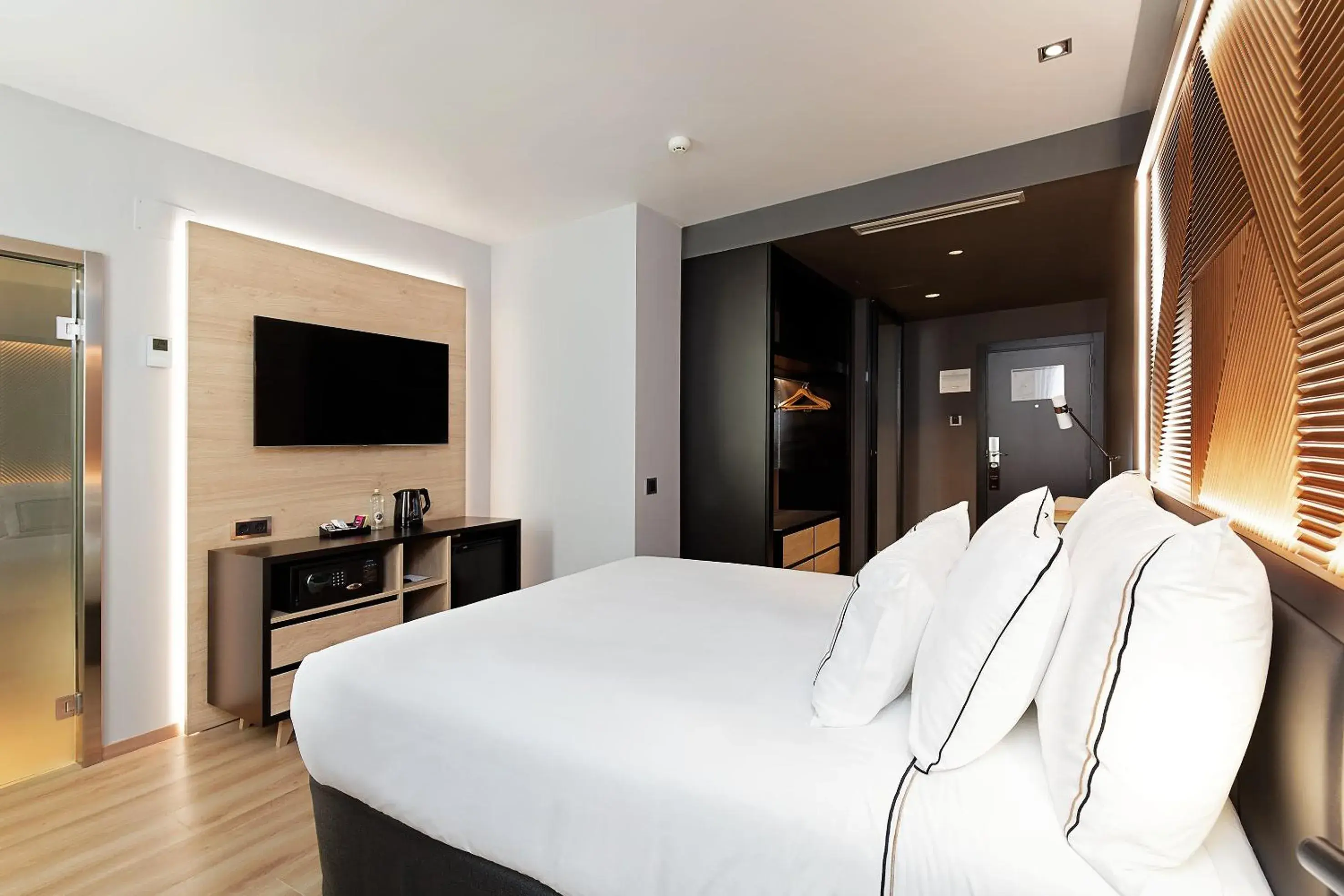 Melia Queen Room in Melia Avenida de America Melia Queen Room in Melia Avenida de America