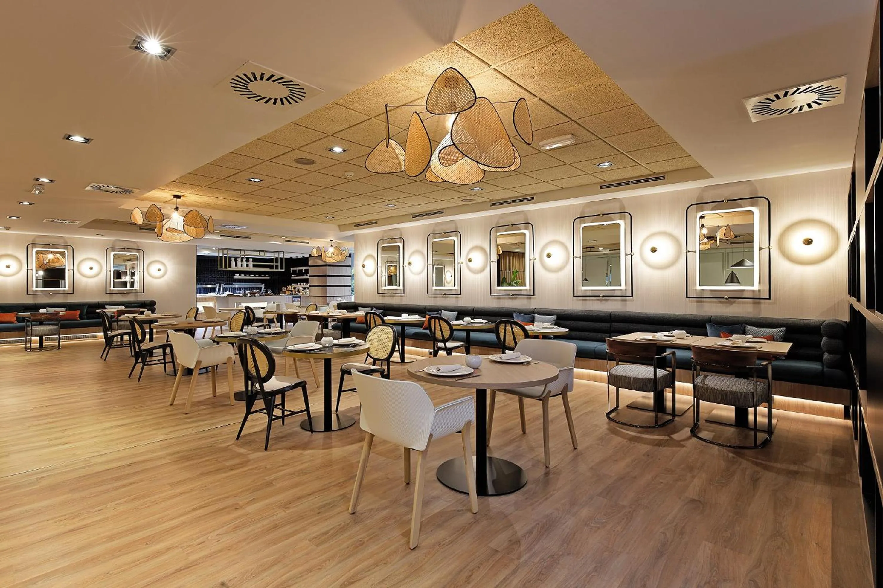 Lounge or bar in Melia Avenida de America