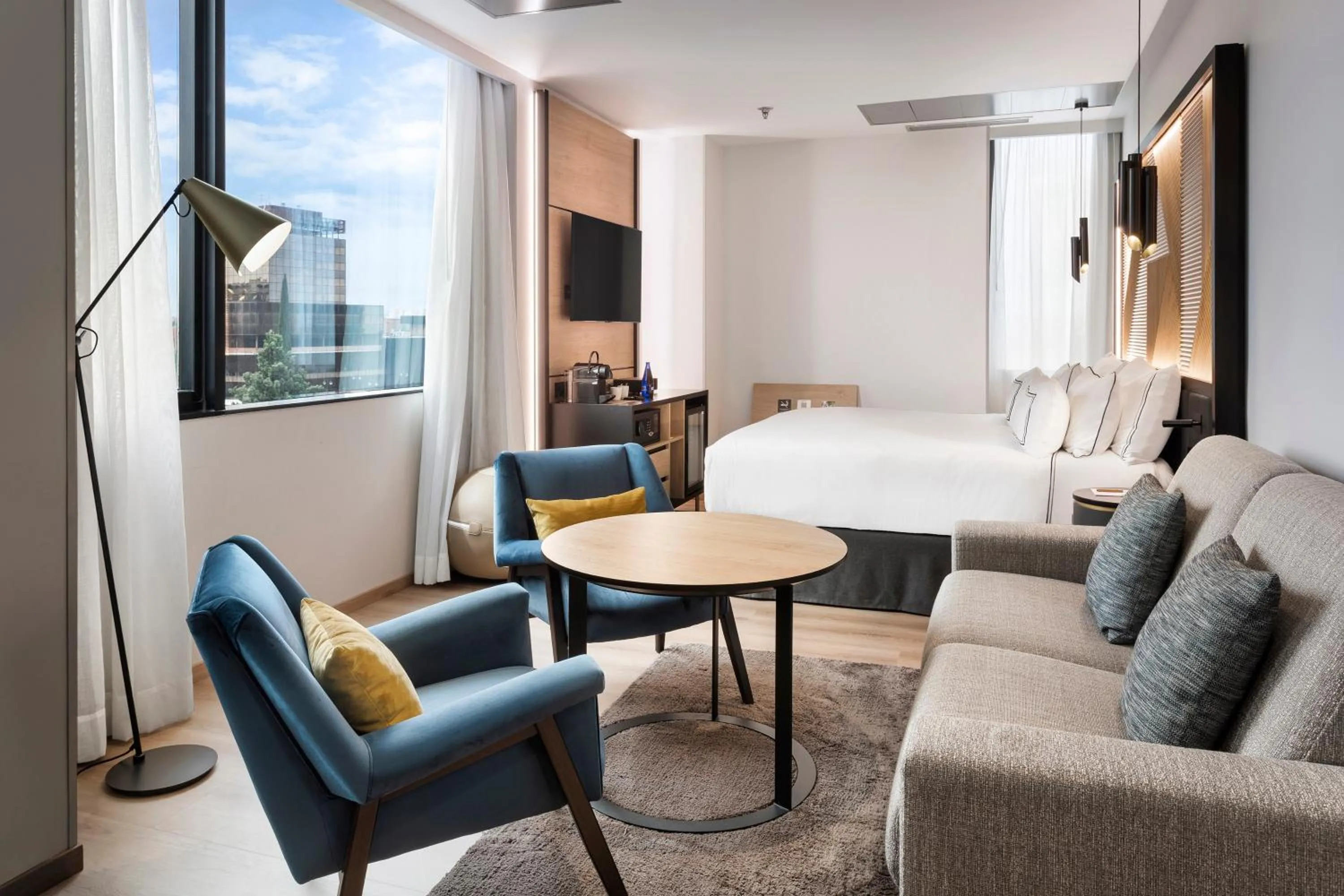 TV and multimedia in Melia Avenida de America